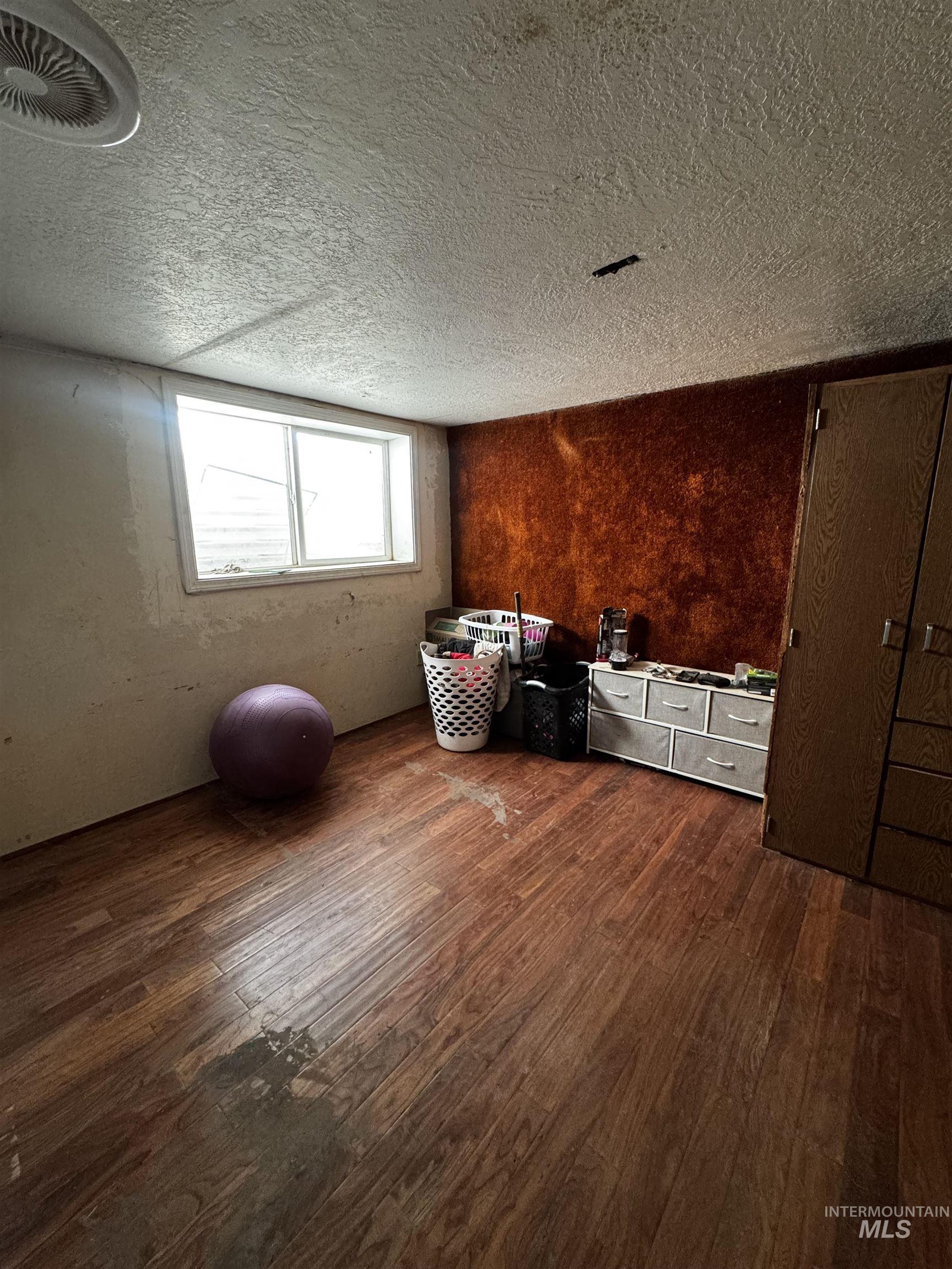 232 Glacier Drive, Jerome, Idaho 83338, 4 Bedrooms, 2 Bathrooms, Residential For Sale, Price $244,000,MLS 99001631