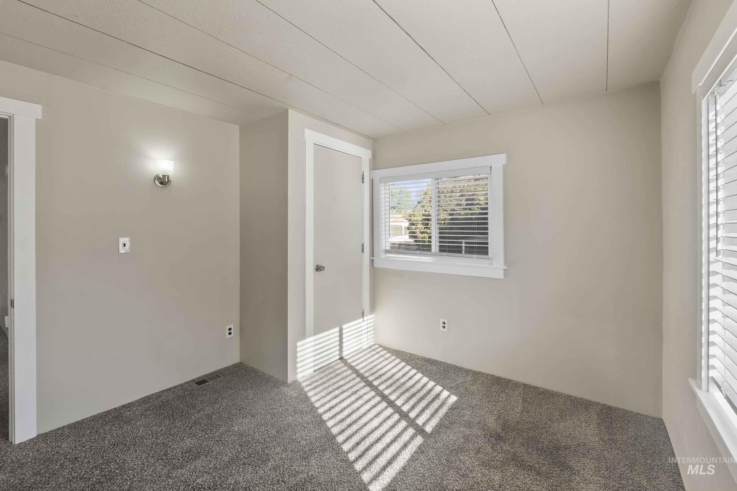 9226 W Irving St, Boise, Idaho 83704, 4 Bedrooms, 2 Bathrooms, Residential For Sale, Price $295,000,MLS 99001636