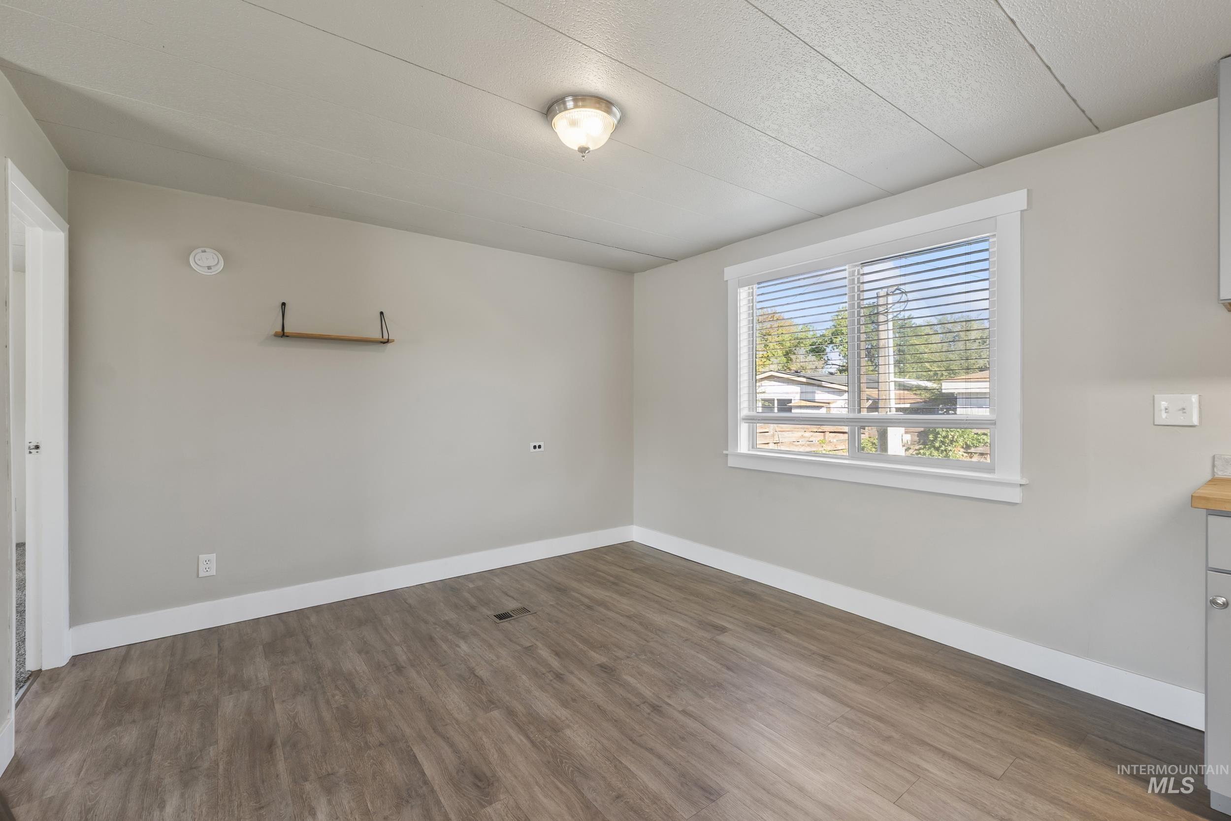 9226 W Irving St, Boise, Idaho 83704, 4 Bedrooms, 2 Bathrooms, Residential For Sale, Price $295,000,MLS 99001636