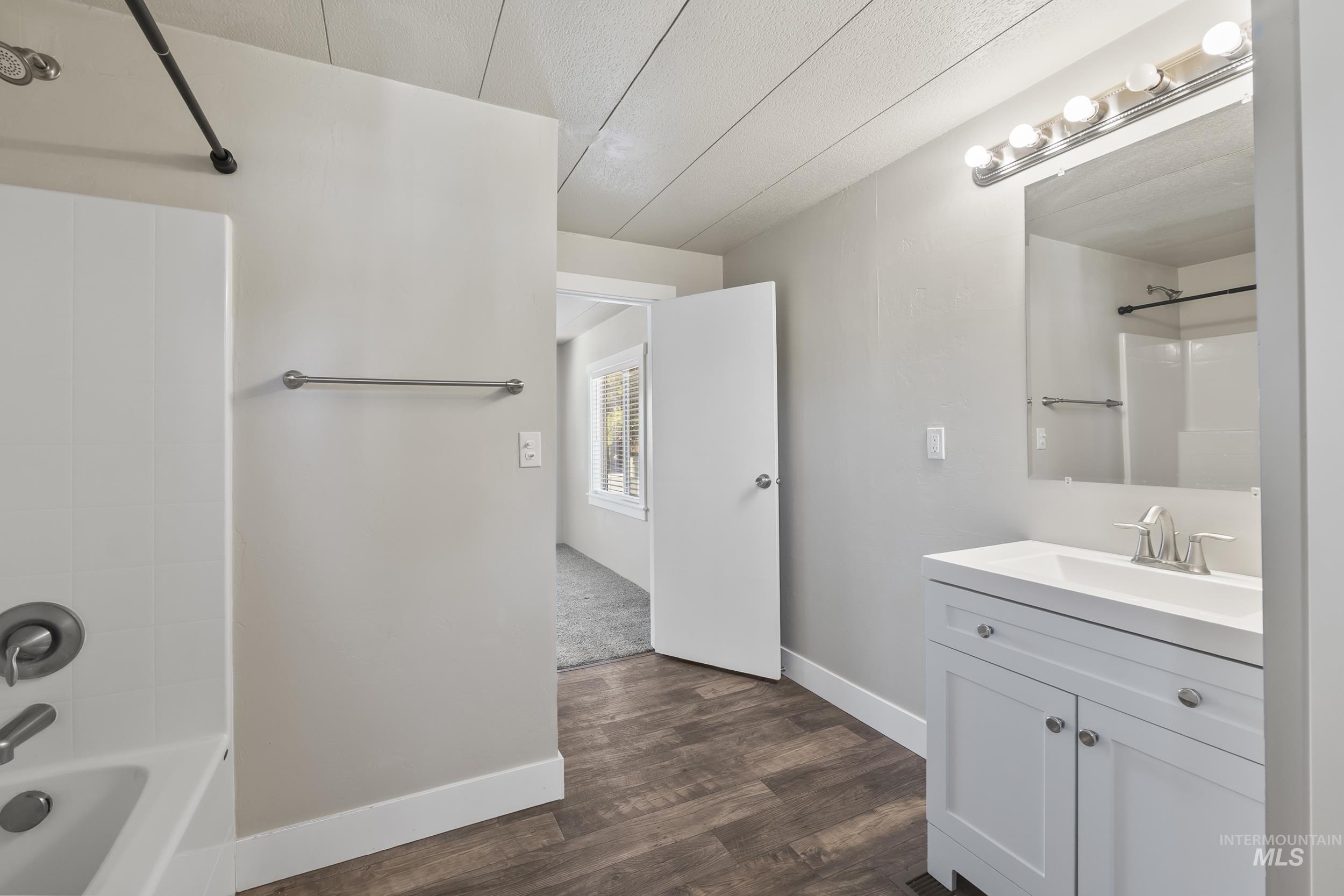 9226 W Irving St, Boise, Idaho 83704, 4 Bedrooms, 2 Bathrooms, Residential For Sale, Price $295,000,MLS 99001636