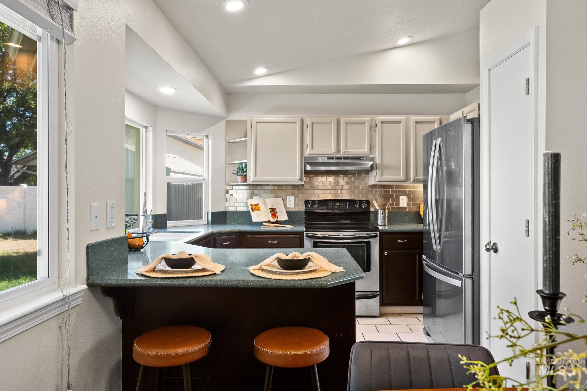2172 W Hendricks St, Meridian, Idaho 83646, 3 Bedrooms, 2 Bathrooms, Residential For Sale, Price $415,000, 99001640