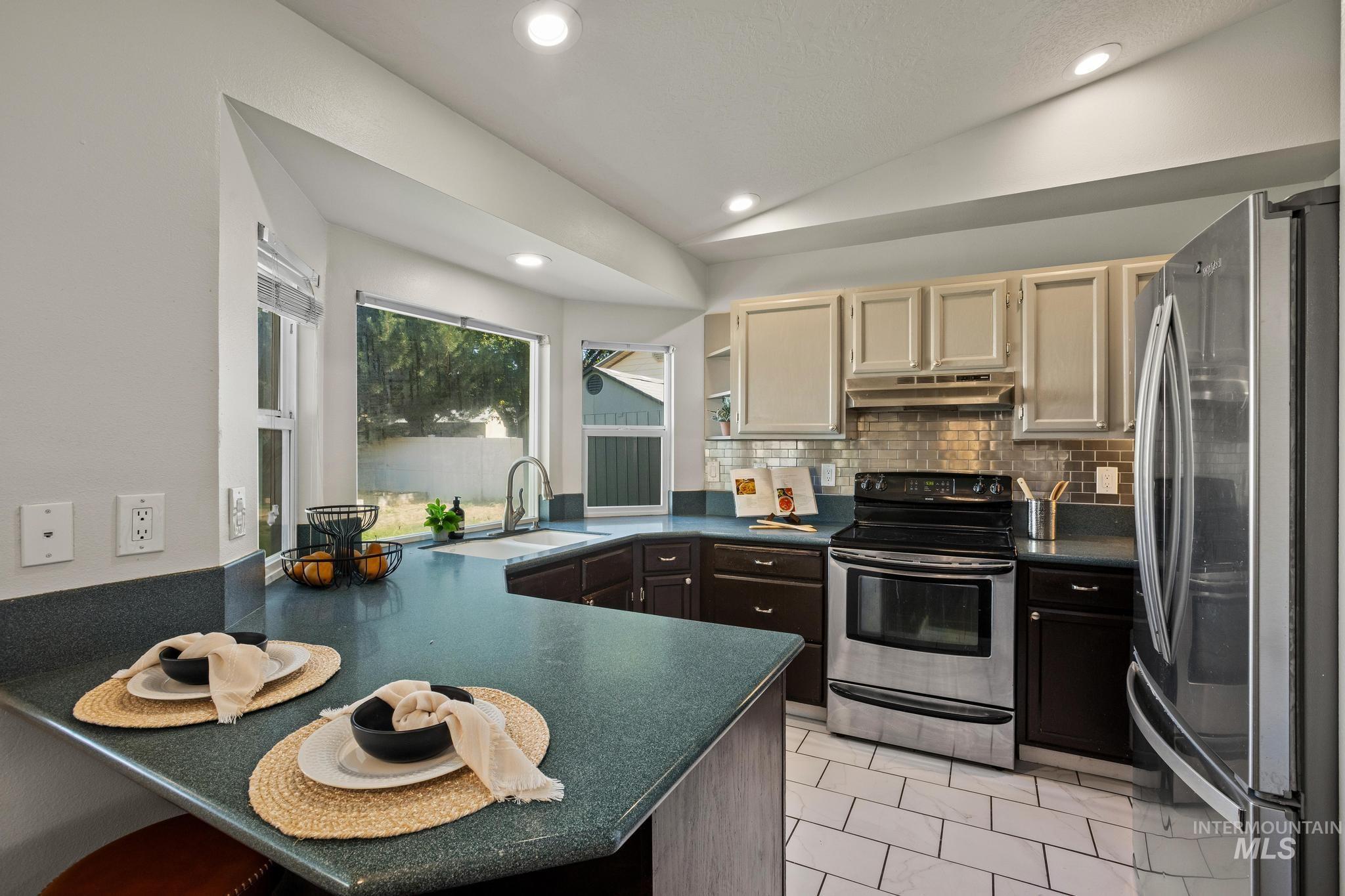2172 W Hendricks St, Meridian, Idaho 83646, 3 Bedrooms, 2 Bathrooms, Residential For Sale, Price $415,000, 99001640