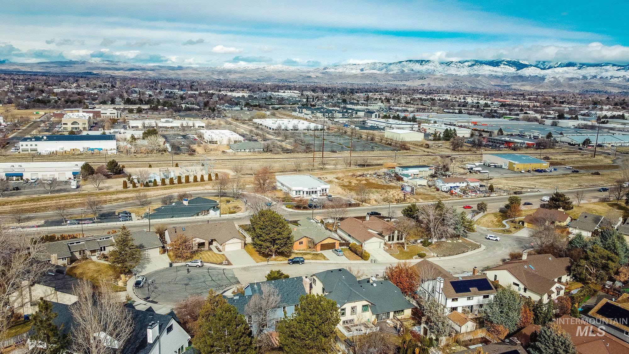 9401 W Stonehill Ct, Boise, Idaho 83709, 5 Bedrooms, 2.5 Bathrooms, Residential For Sale, Price $559,900, 99001647