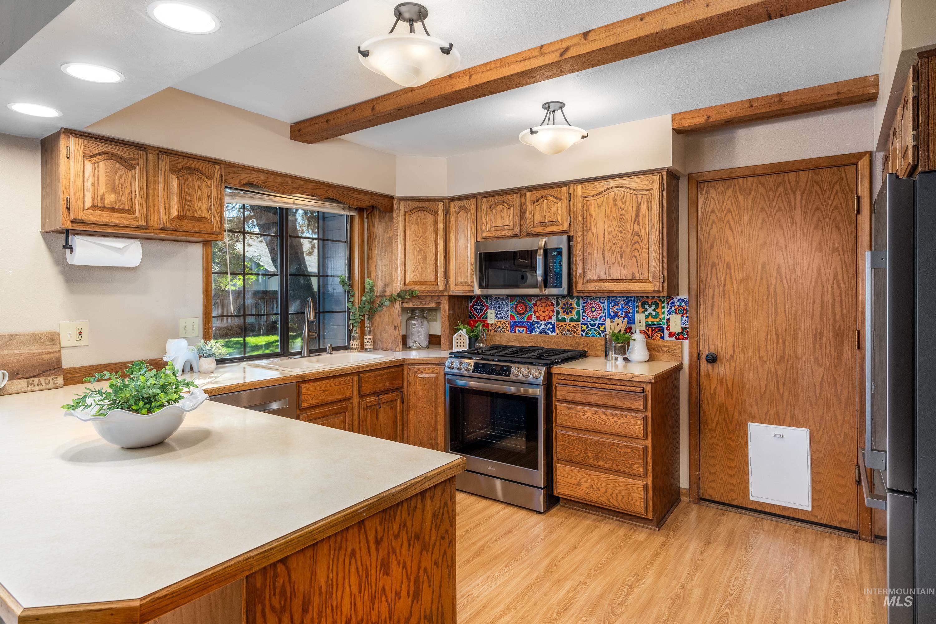 9401 W Stonehill Ct, Boise, Idaho 83709, 5 Bedrooms, 2.5 Bathrooms, Residential For Sale, Price $559,900,MLS 99001647