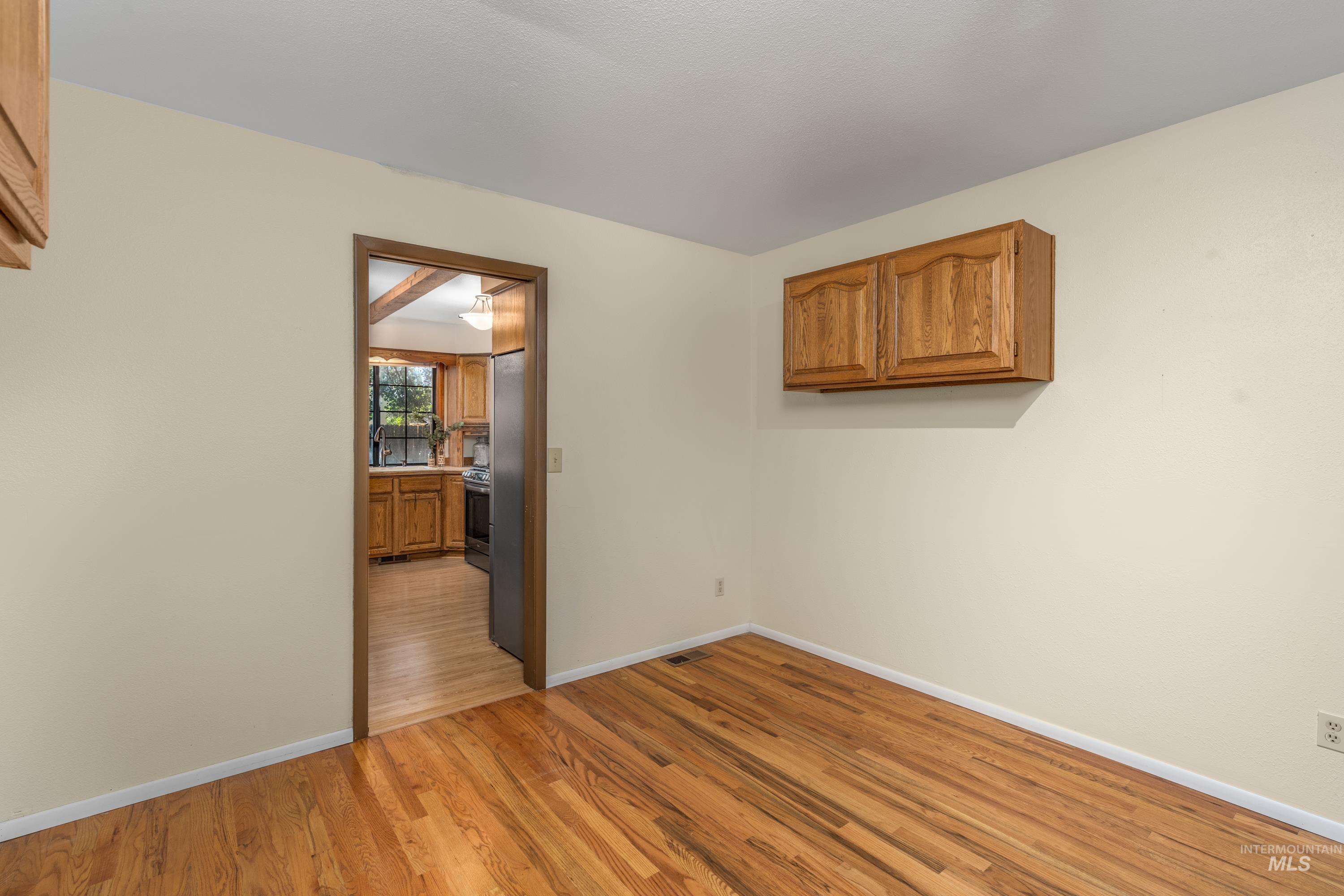 9401 W Stonehill Ct, Boise, Idaho 83709, 5 Bedrooms, 2.5 Bathrooms, Residential For Sale, Price $559,900,MLS 99001647