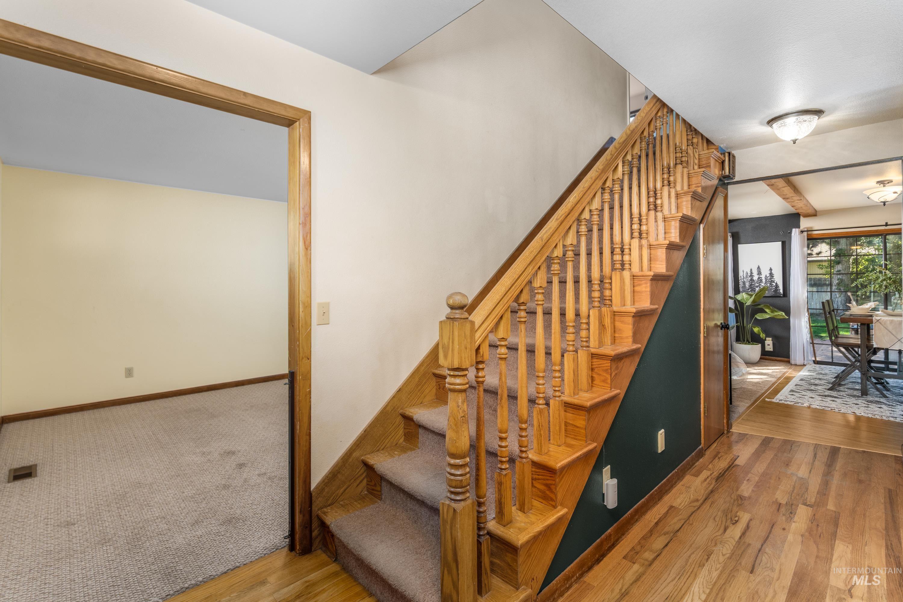 9401 W Stonehill Ct, Boise, Idaho 83709, 5 Bedrooms, 2.5 Bathrooms, Residential For Sale, Price $559,900,MLS 99001647