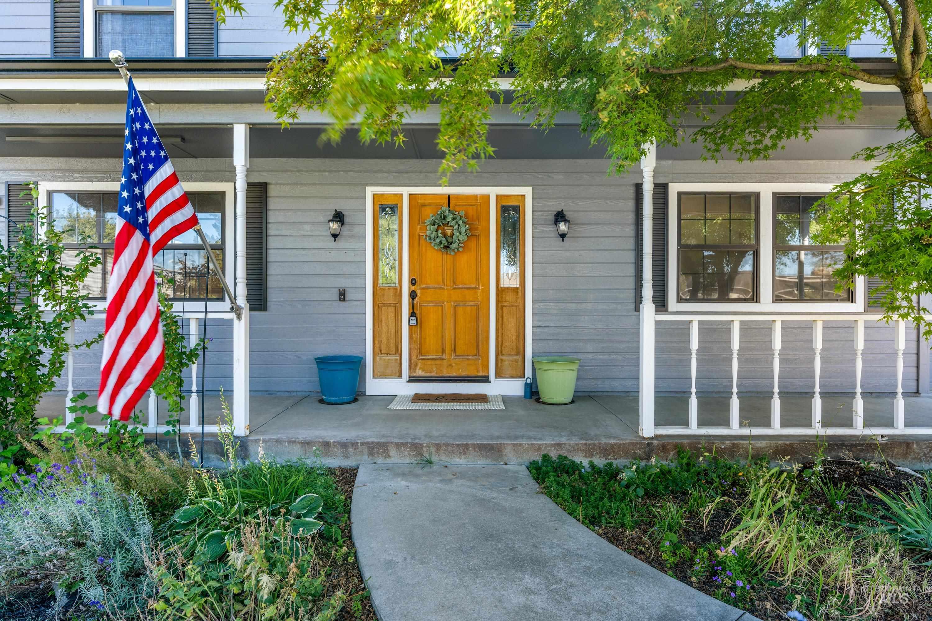 9401 W Stonehill Ct, Boise, Idaho 83709, 5 Bedrooms, 2.5 Bathrooms, Residential For Sale, Price $559,900,MLS 99001647