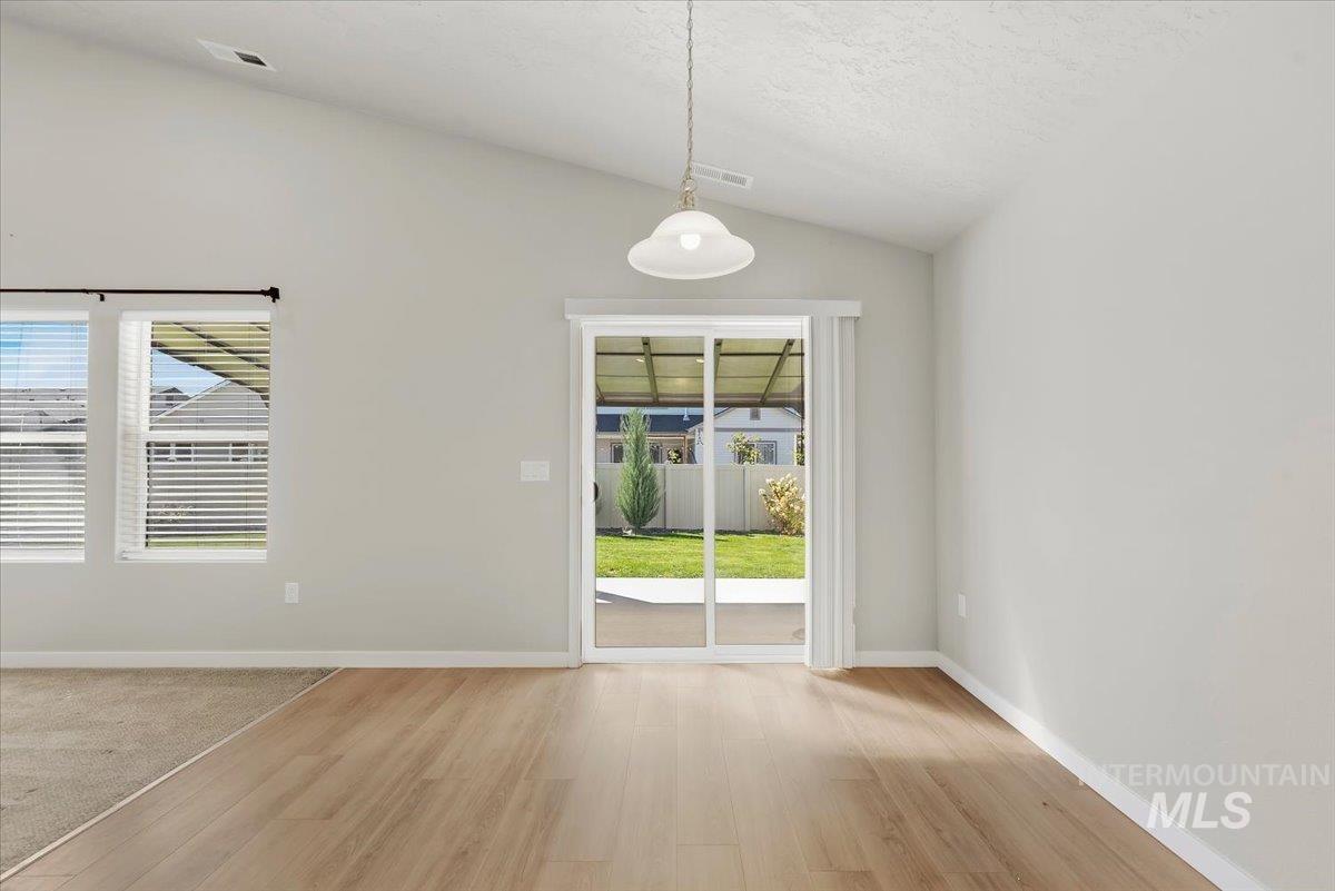 3339 S Walnut Ridge Way, Nampa, Idaho 83687, 3 Bedrooms, 2 Bathrooms, Residential For Sale, Price $429,999,MLS 99001648