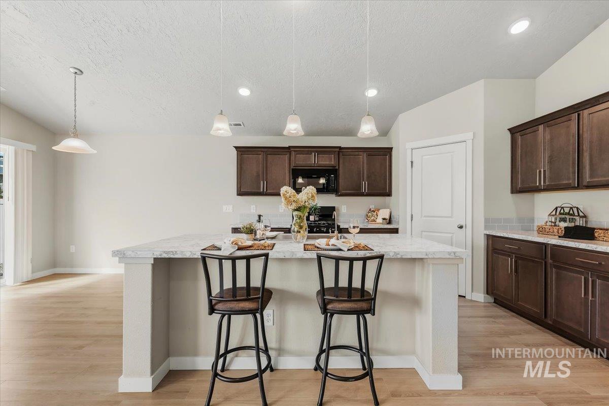3339 S Walnut Ridge Way, Nampa, Idaho 83687, 3 Bedrooms, 2 Bathrooms, Residential For Sale, Price $429,999,MLS 99001648