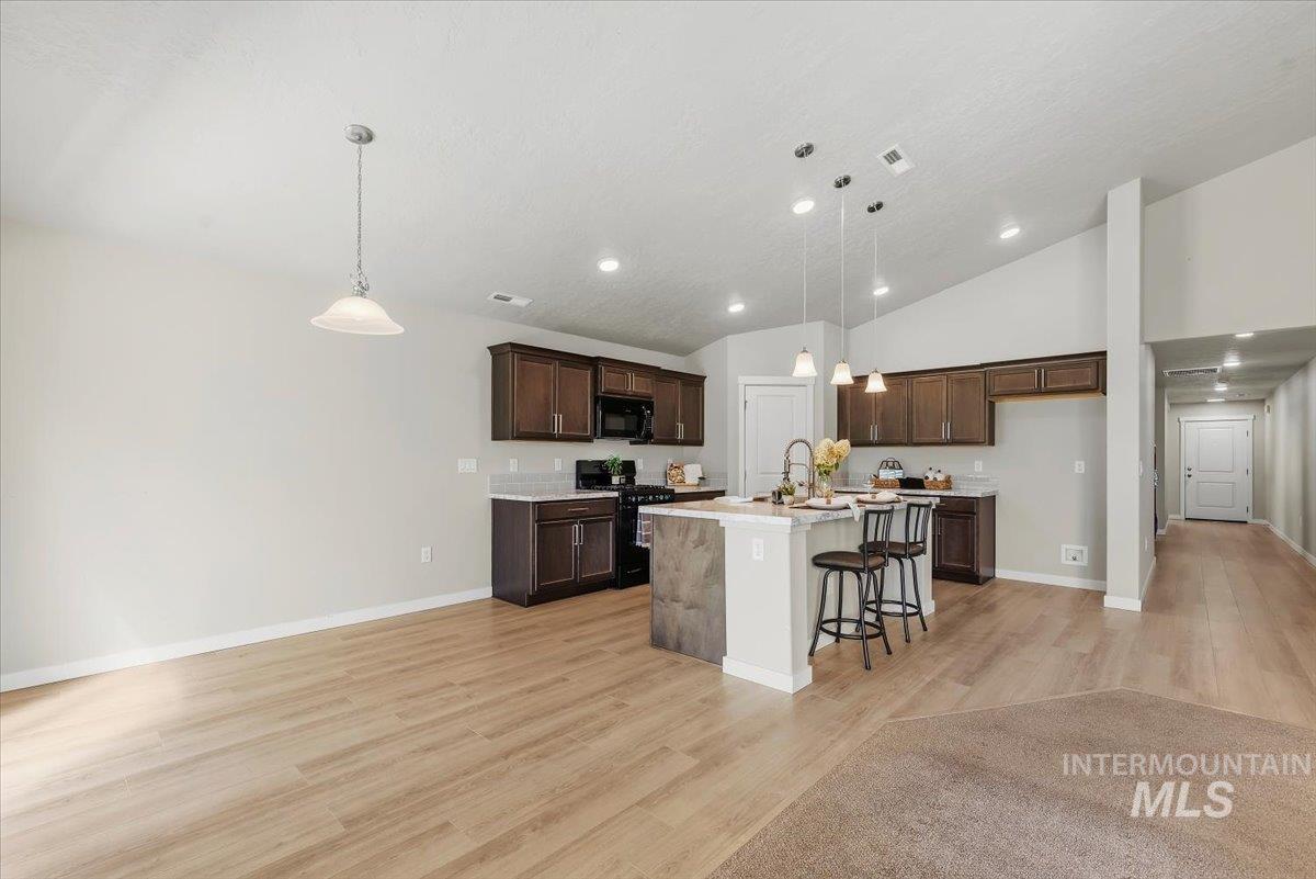 3339 S Walnut Ridge Way, Nampa, Idaho 83687, 3 Bedrooms, 2 Bathrooms, Residential For Sale, Price $429,999,MLS 99001648