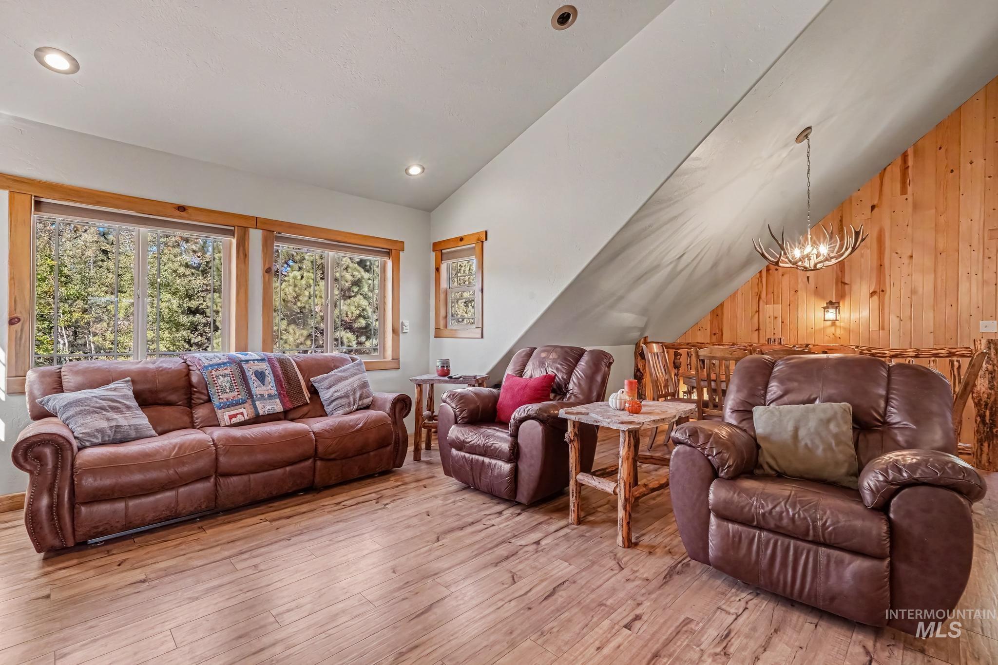106 Wilderness Lake Rd, High Valley, Idaho 83611, 2 Bedrooms, 2 Bathrooms, Residential For Sale, Price $699,900, 99001649