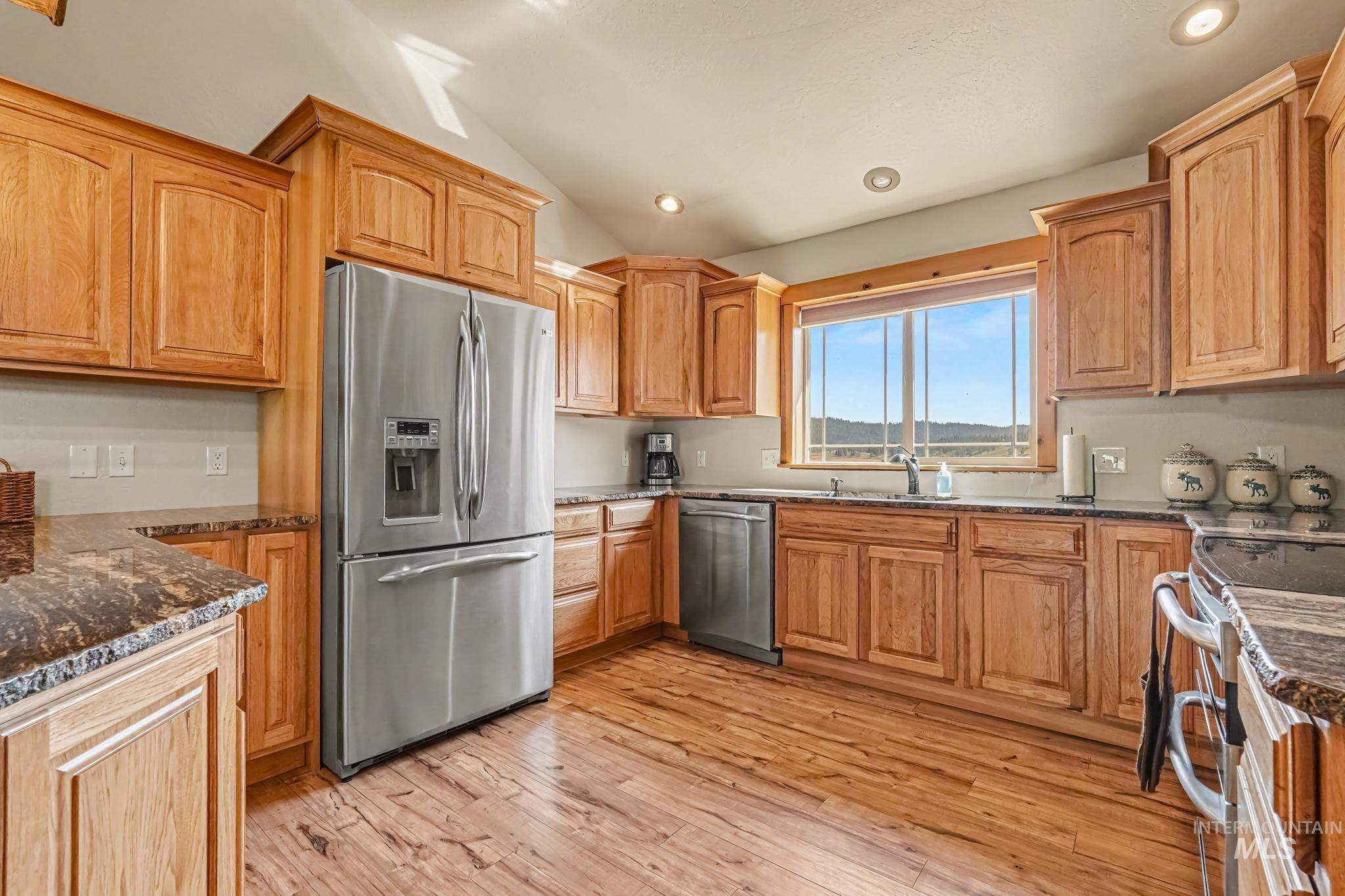106 Wilderness Lake Rd, High Valley, Idaho 83611, 2 Bedrooms, 2 Bathrooms, Residential For Sale, Price $699,900, 99001649