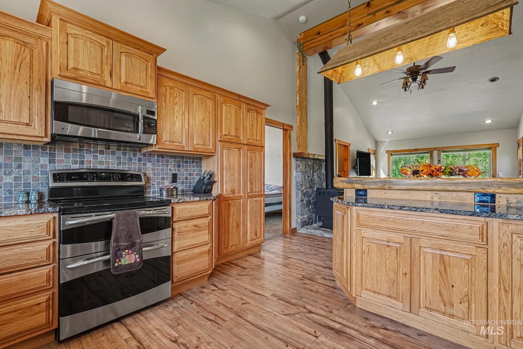 106 Wilderness Lake Rd, High Valley, Idaho 83611, 2 Bedrooms, 2 Bathrooms, Residential For Sale, Price $699,900, 99001649