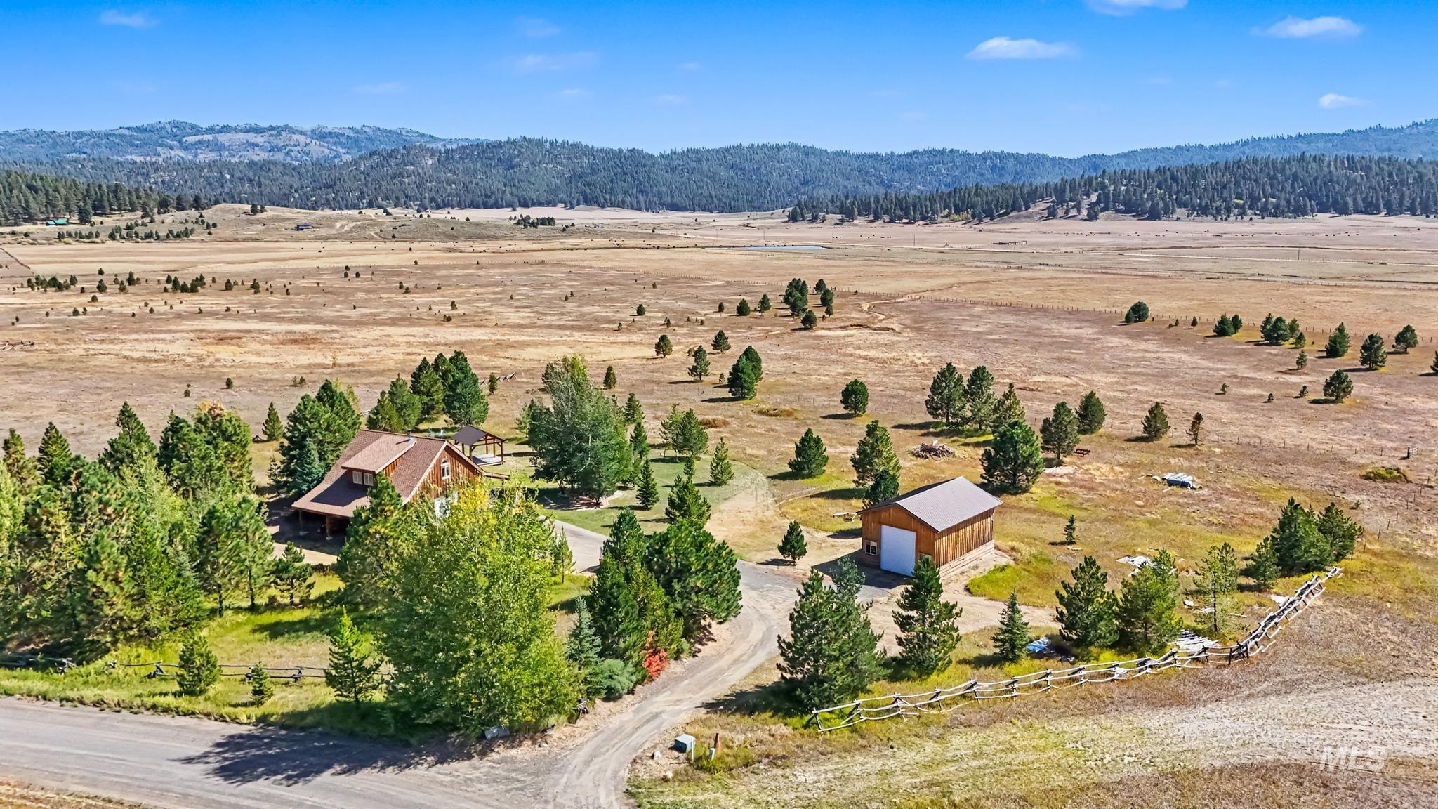 106 Wilderness Lake Rd, High Valley, Idaho 83611, 2 Bedrooms, 2 Bathrooms, Residential For Sale, Price $699,900, 99001649