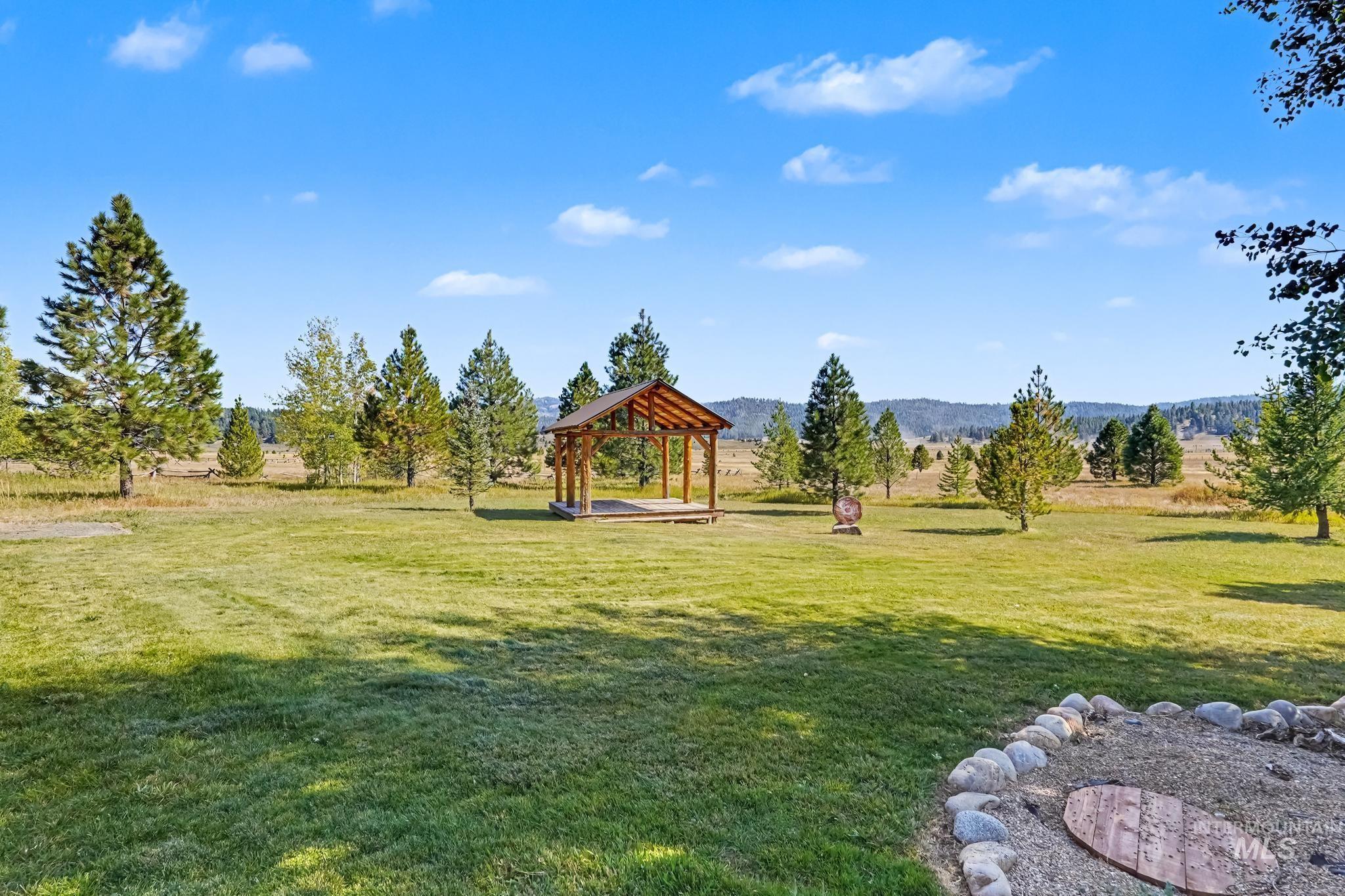 106 Wilderness Lake Rd, High Valley, Idaho 83611, 2 Bedrooms, 2 Bathrooms, Residential For Sale, Price $699,900, 99001649