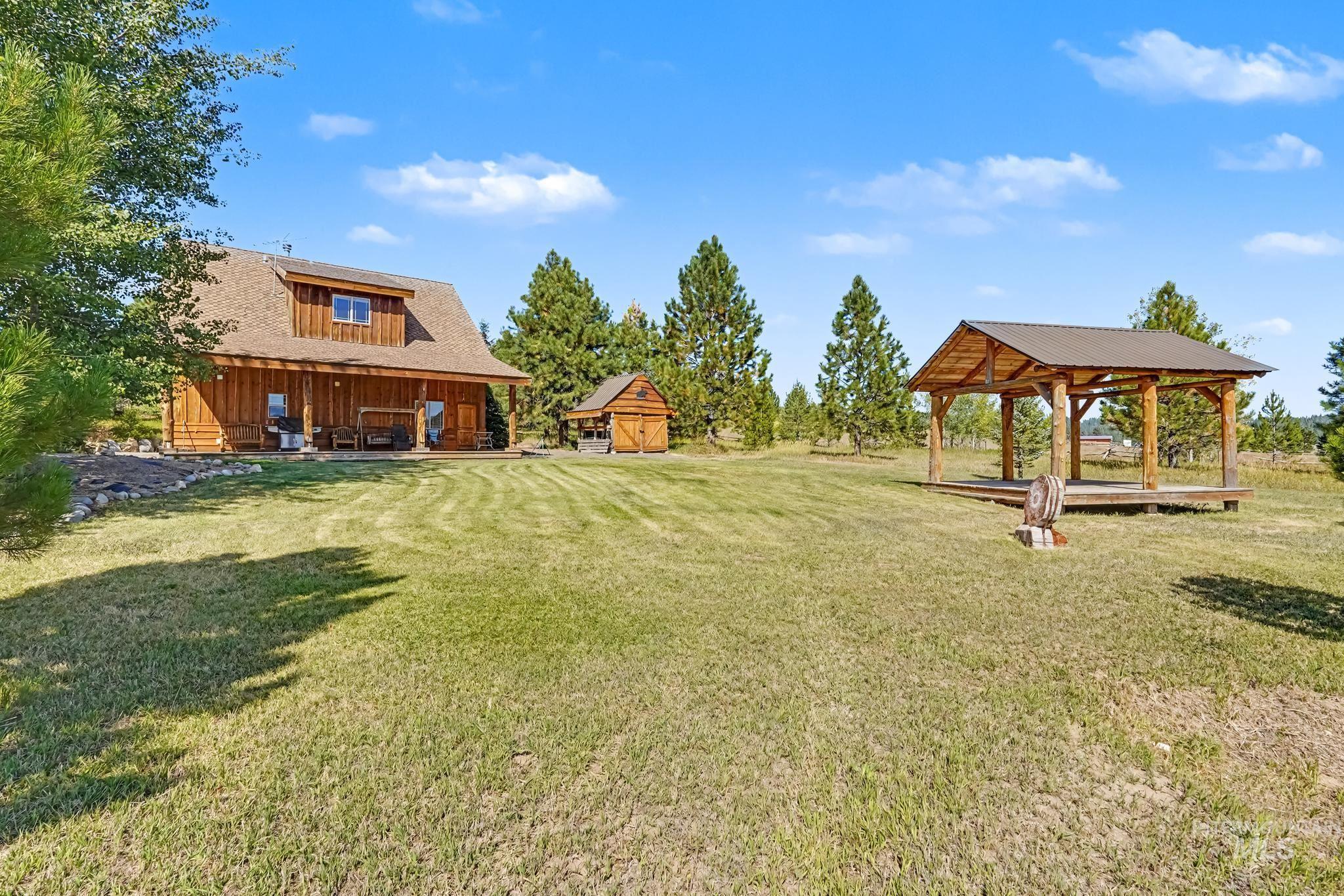 106 Wilderness Lake Rd, High Valley, Idaho 83611, 2 Bedrooms, 2 Bathrooms, Residential For Sale, Price $699,900, 99001649