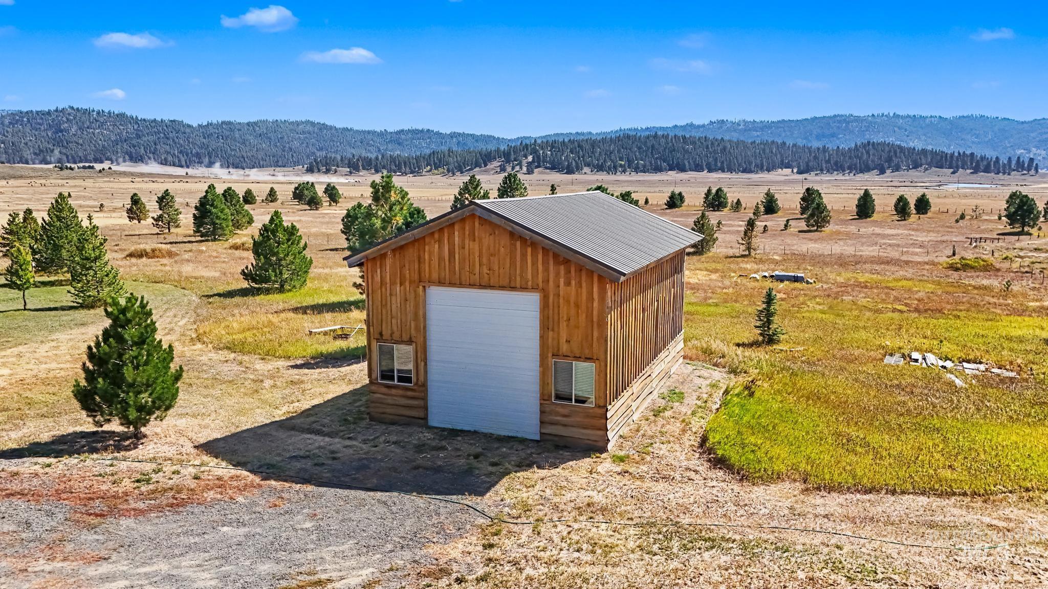 106 Wilderness Lake Rd, High Valley, Idaho 83611, 2 Bedrooms, 2 Bathrooms, Residential For Sale, Price $699,900, 99001649