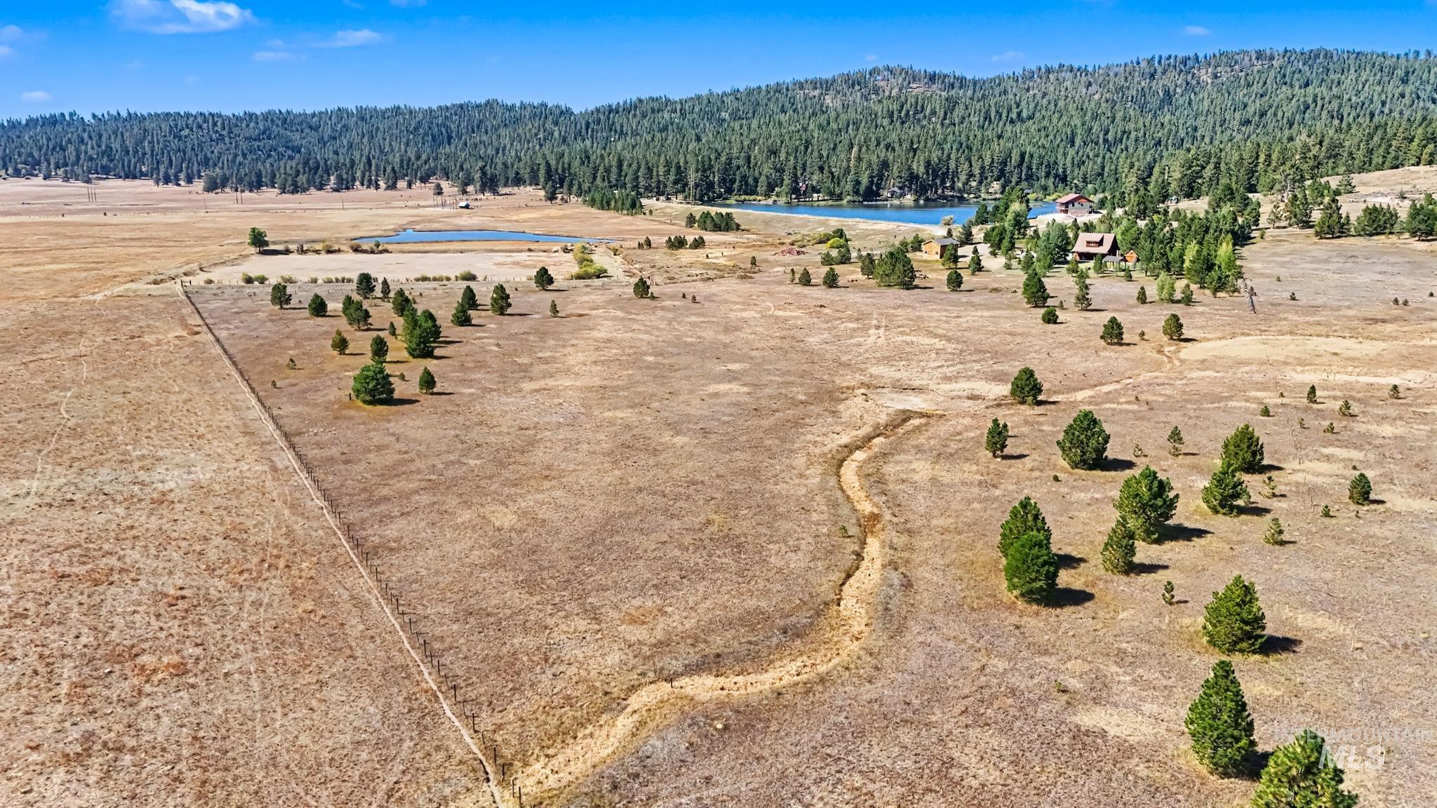106 Wilderness Lake Rd, High Valley, Idaho 83611, 2 Bedrooms, 2 Bathrooms, Residential For Sale, Price $699,900, 99001649