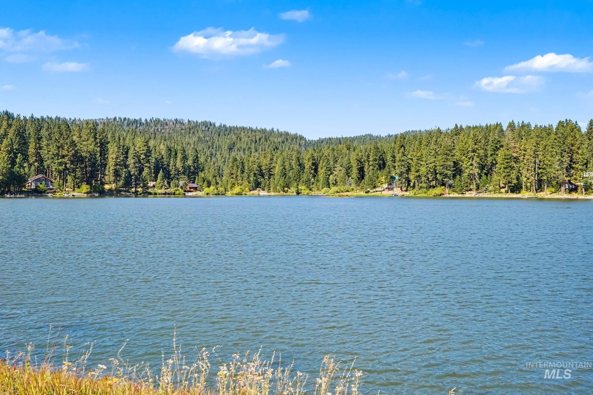 106 Wilderness Lake Rd, High Valley, Idaho 83611, 2 Bedrooms, 2 Bathrooms, Residential For Sale, Price $699,900, 99001649