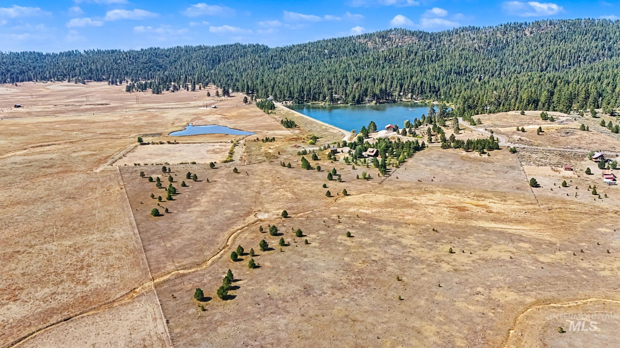 106 Wilderness Lake Rd, High Valley, Idaho 83611, 2 Bedrooms, 2 Bathrooms, Residential For Sale, Price $699,900, 99001649