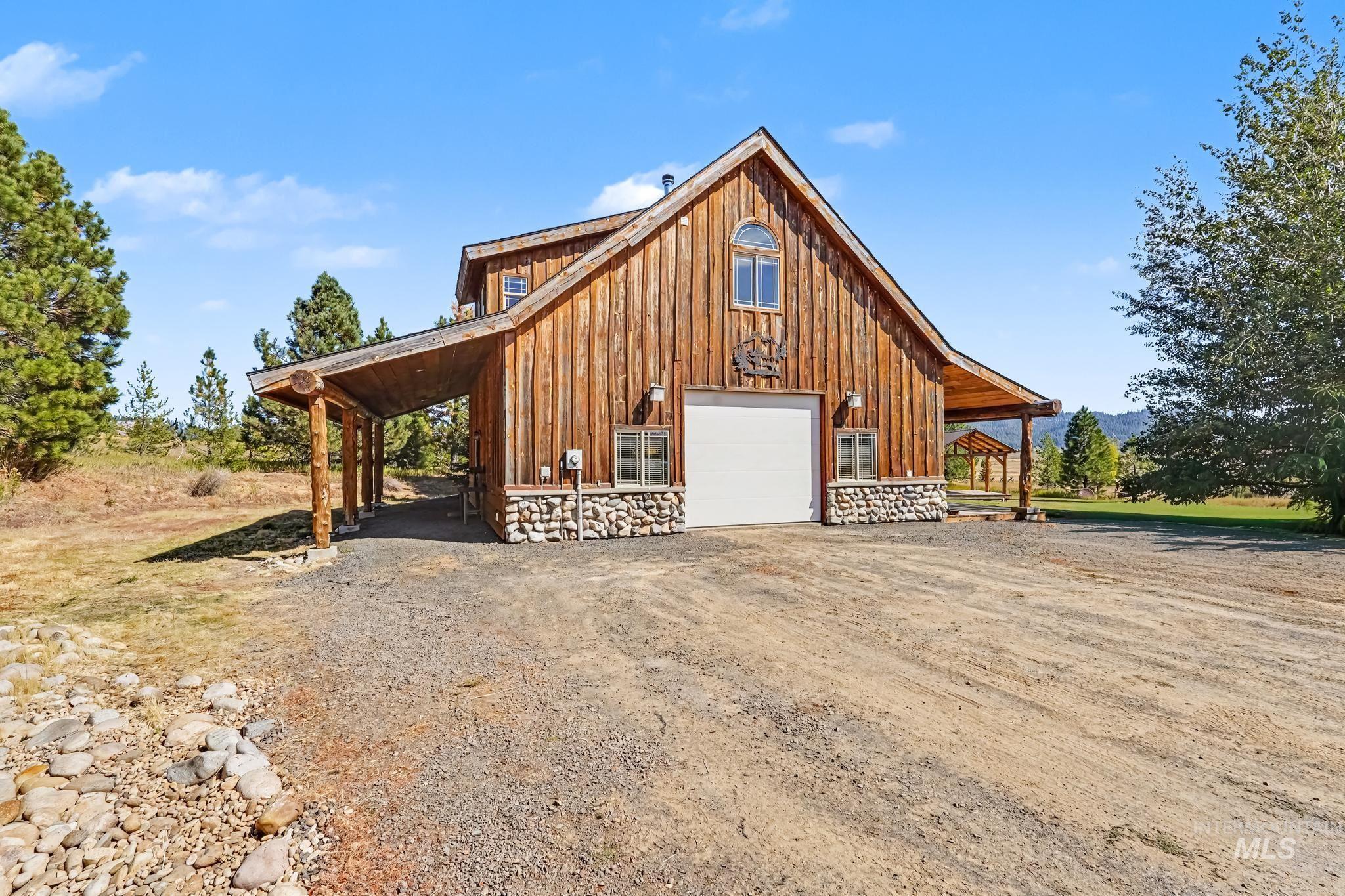 106 Wilderness Lake Rd, High Valley, Idaho 83611, 2 Bedrooms, 2 Bathrooms, Residential For Sale, Price $699,900, 99001649