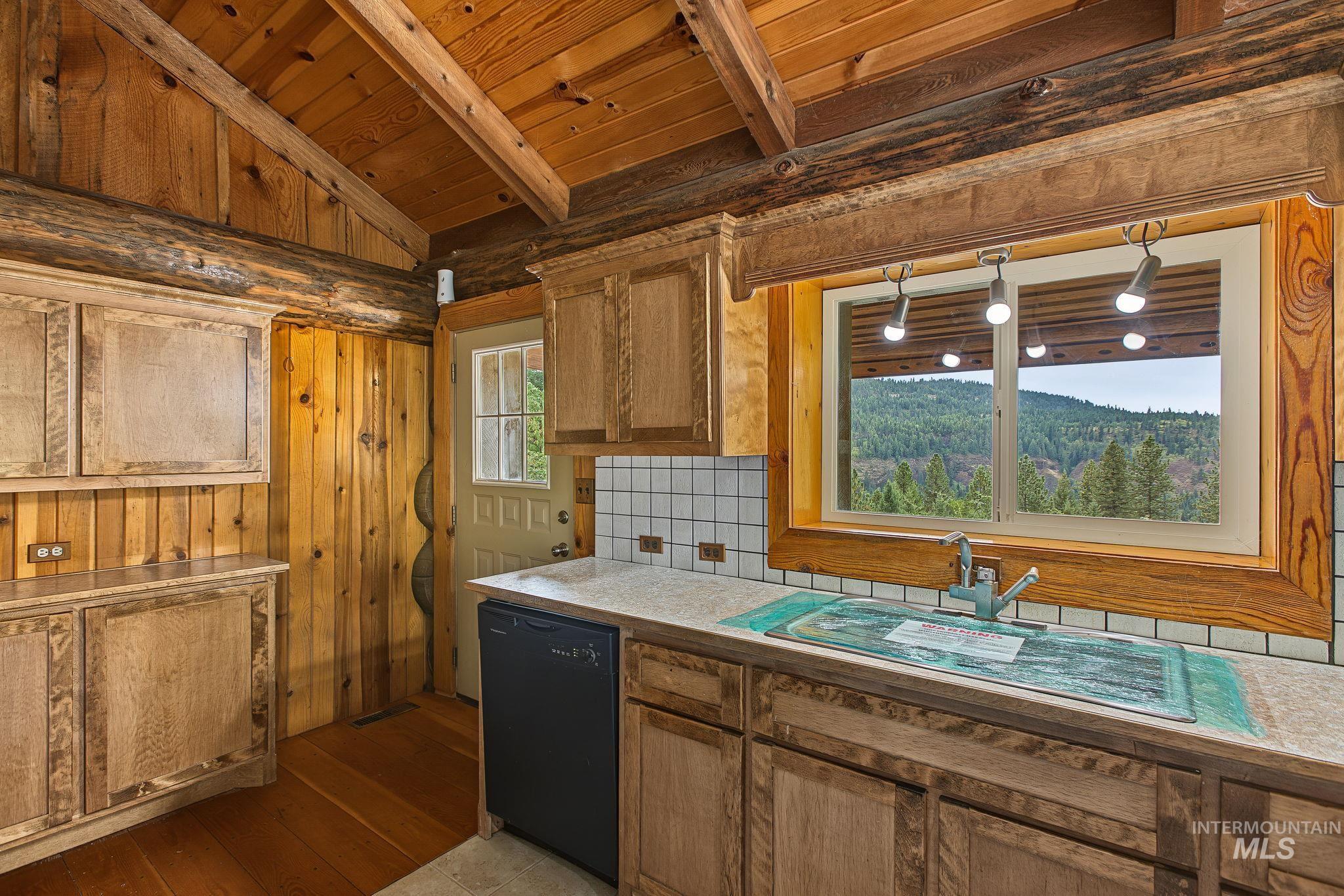 2926 Wells Bench Road, Orofino, Idaho 83544, 3 Bedrooms, 2 Bathrooms, Residential For Sale, Price $406,450, 99001653