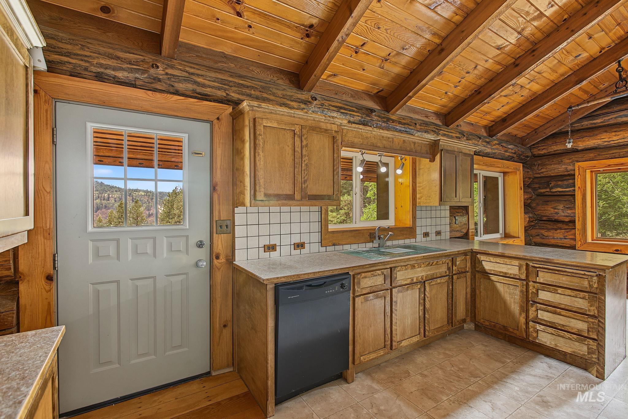 2926 Wells Bench Road, Orofino, Idaho 83544, 3 Bedrooms, 2 Bathrooms, Residential For Sale, Price $406,450, 99001653