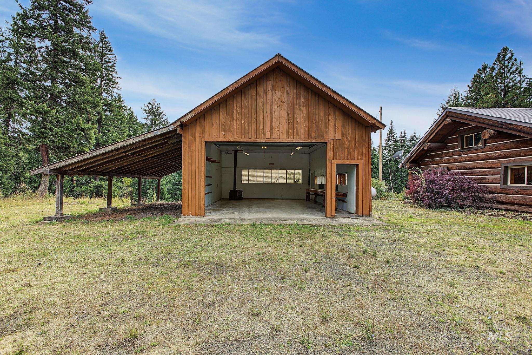 2926 Wells Bench Road, Orofino, Idaho 83544, 3 Bedrooms, 2 Bathrooms, Residential For Sale, Price $406,450, 99001653