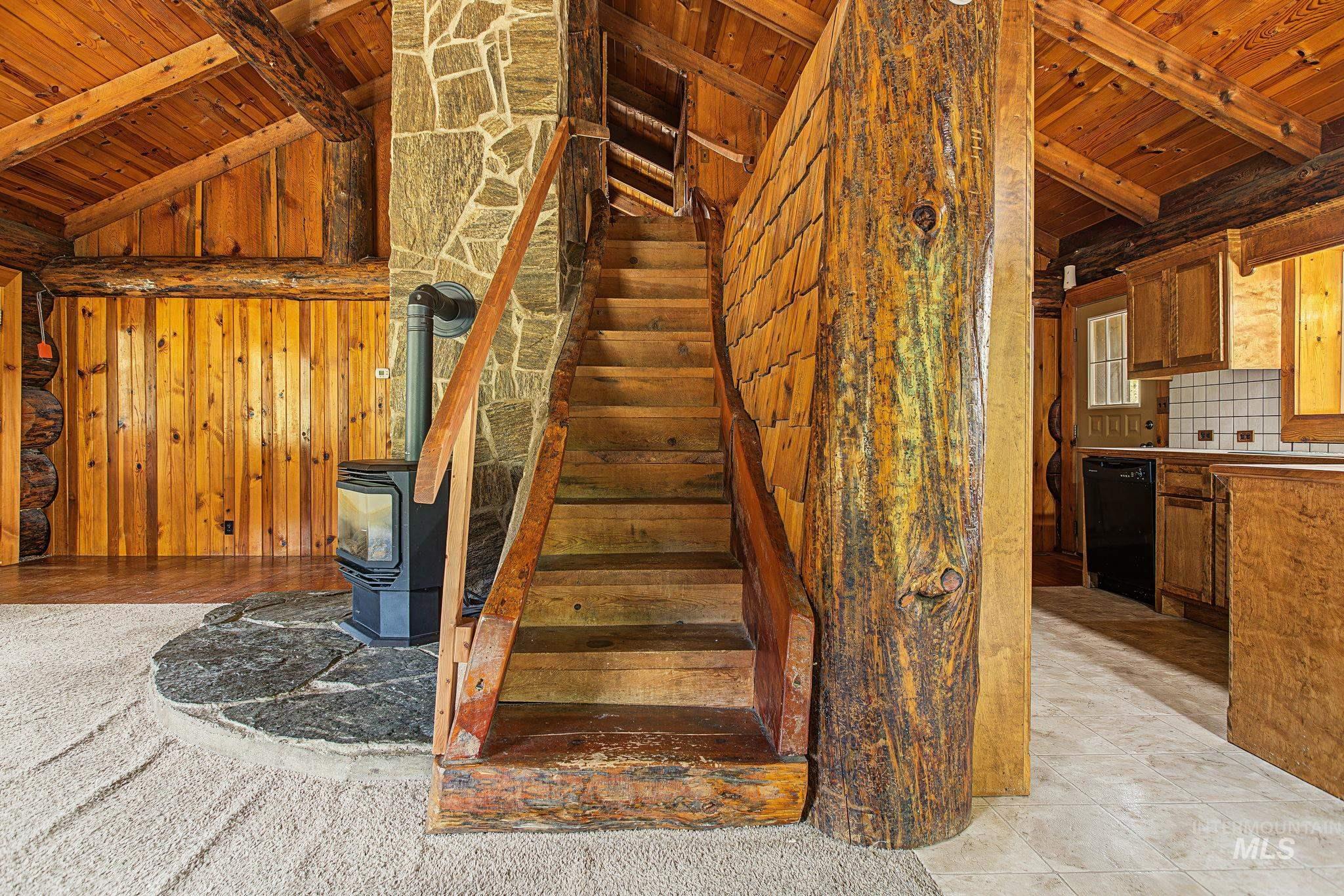 2926 Wells Bench Road, Orofino, Idaho 83544, 3 Bedrooms, 2 Bathrooms, Residential For Sale, Price $406,450, 99001653
