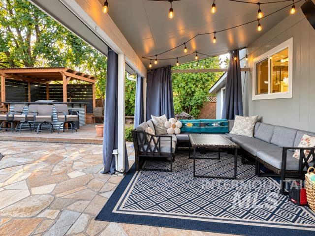 120 S Oakhurst Way, Boise, Idaho 83709, 4 Bedrooms, 2.5 Bathrooms, Residential For Sale, Price $499,900, 99001654