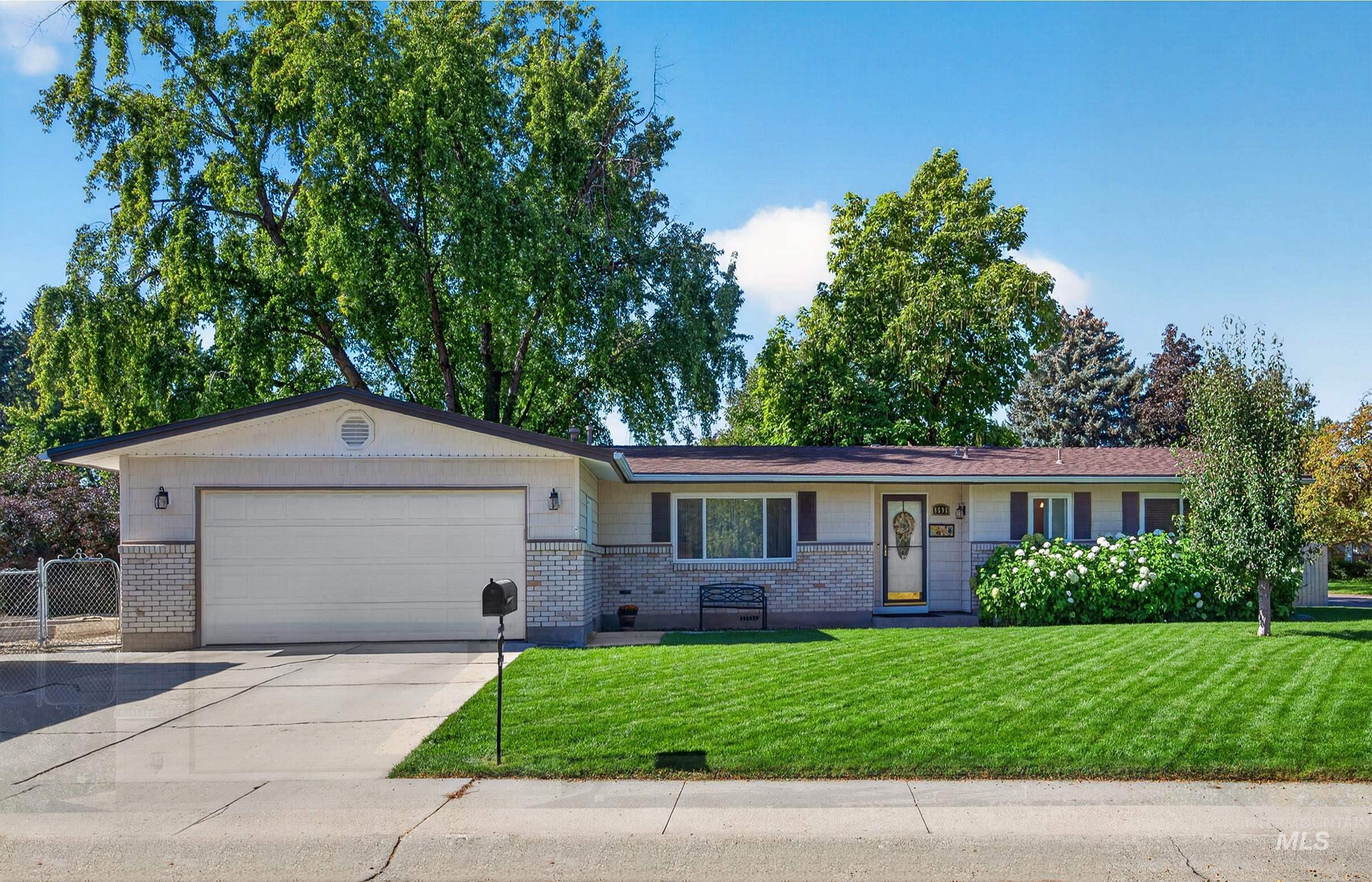 8595 W Westchester Ave, Boise, Idaho 83704, 3 Bedrooms, 2 Bathrooms, Residential For Sale, Price $499,900, 99001657