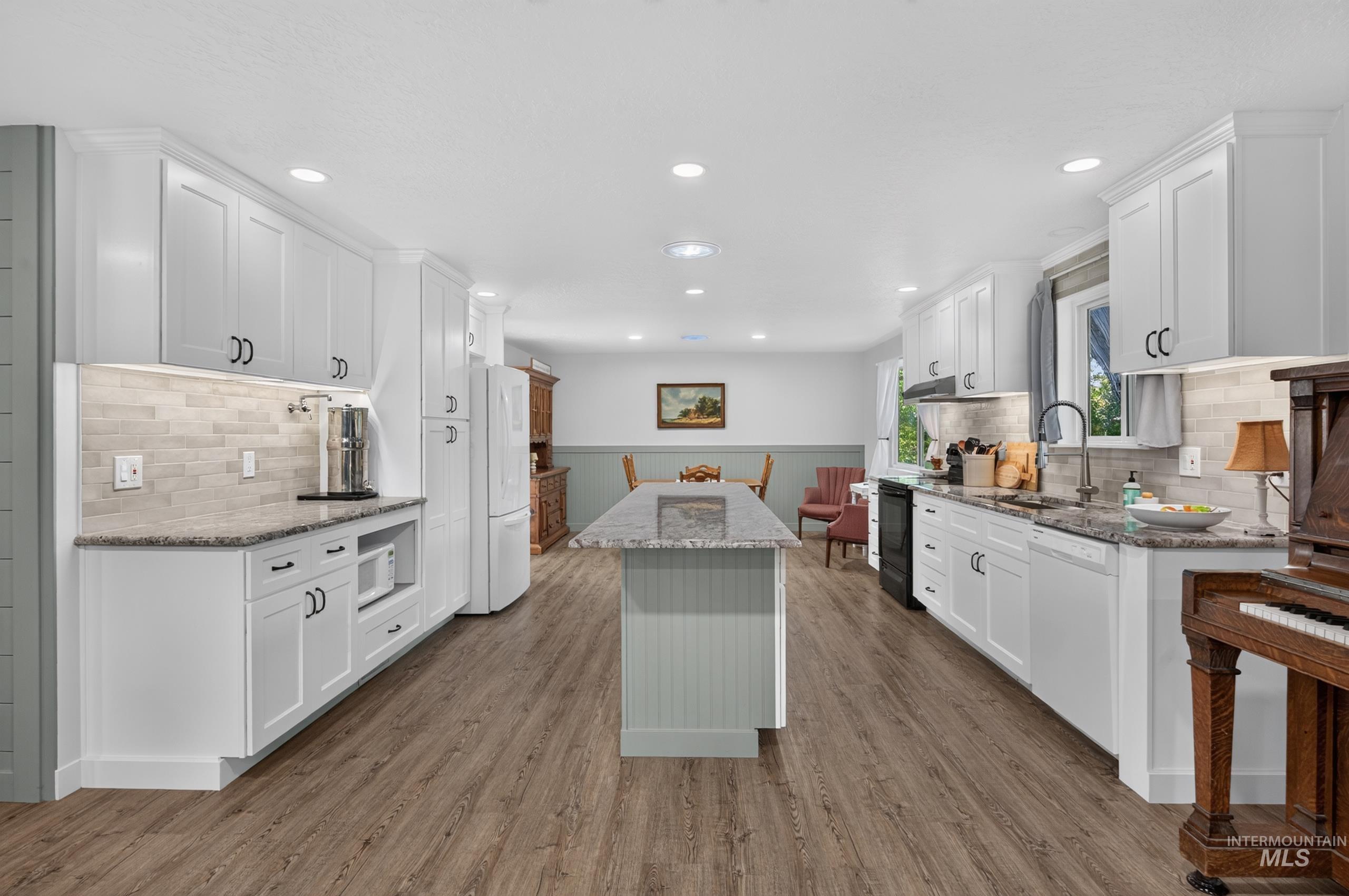 8595 W Westchester Ave, Boise, Idaho 83704, 3 Bedrooms, 2 Bathrooms, Residential For Sale, Price $499,900, 99001657