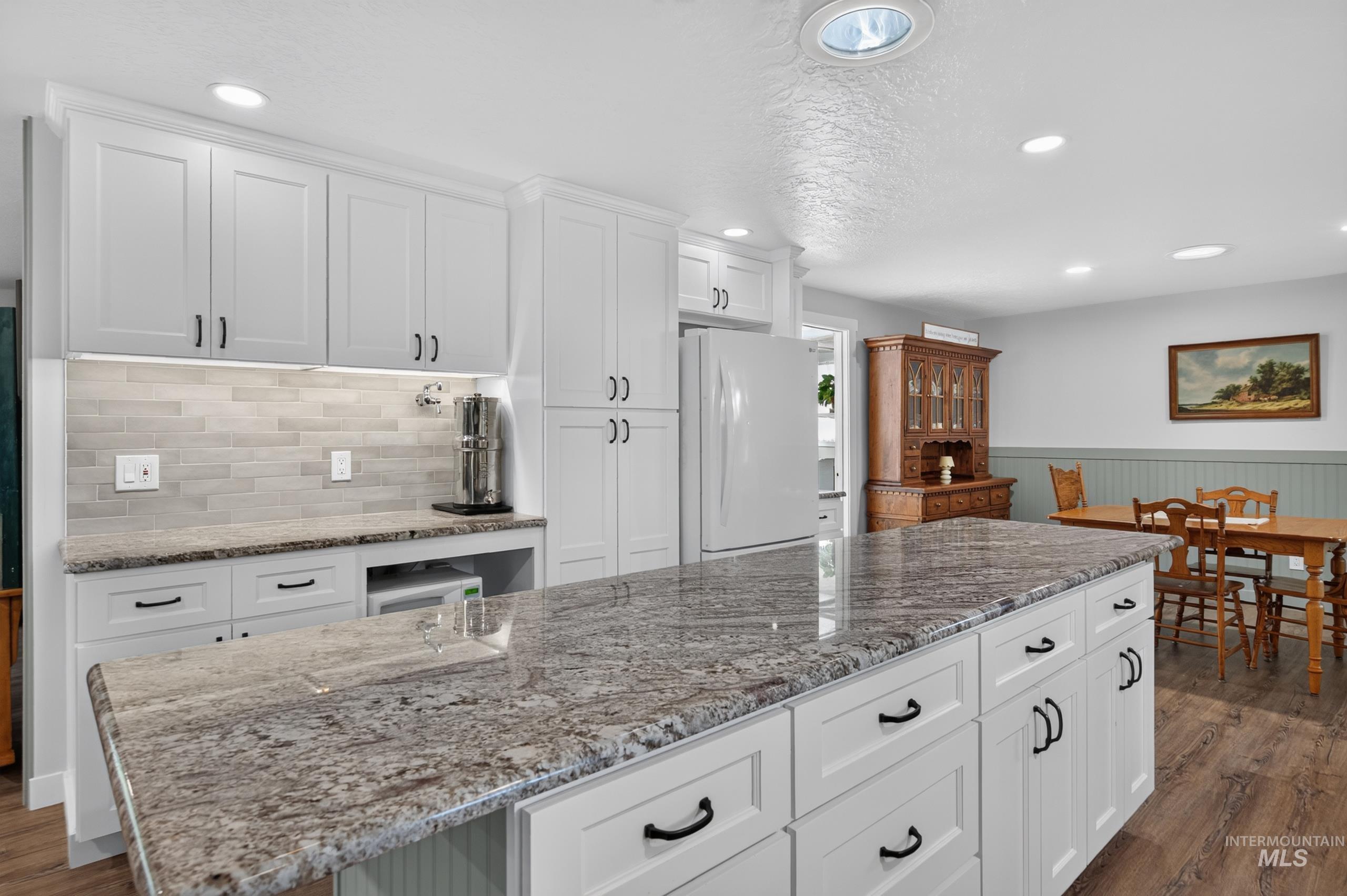 8595 W Westchester Ave, Boise, Idaho 83704, 3 Bedrooms, 2 Bathrooms, Residential For Sale, Price $499,900, 99001657