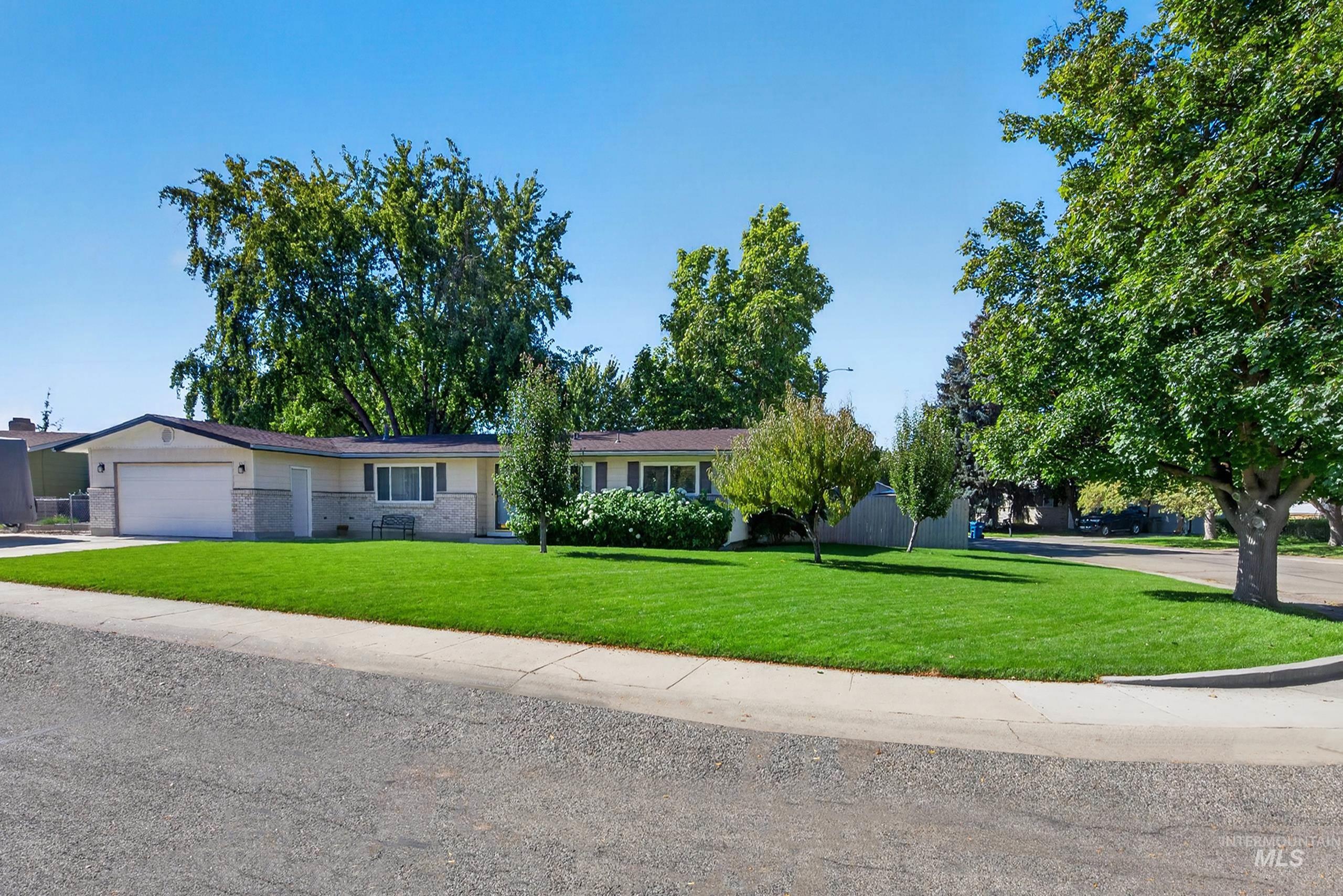 8595 W Westchester Ave, Boise, Idaho 83704, 3 Bedrooms, 2 Bathrooms, Residential For Sale, Price $499,900, 99001657