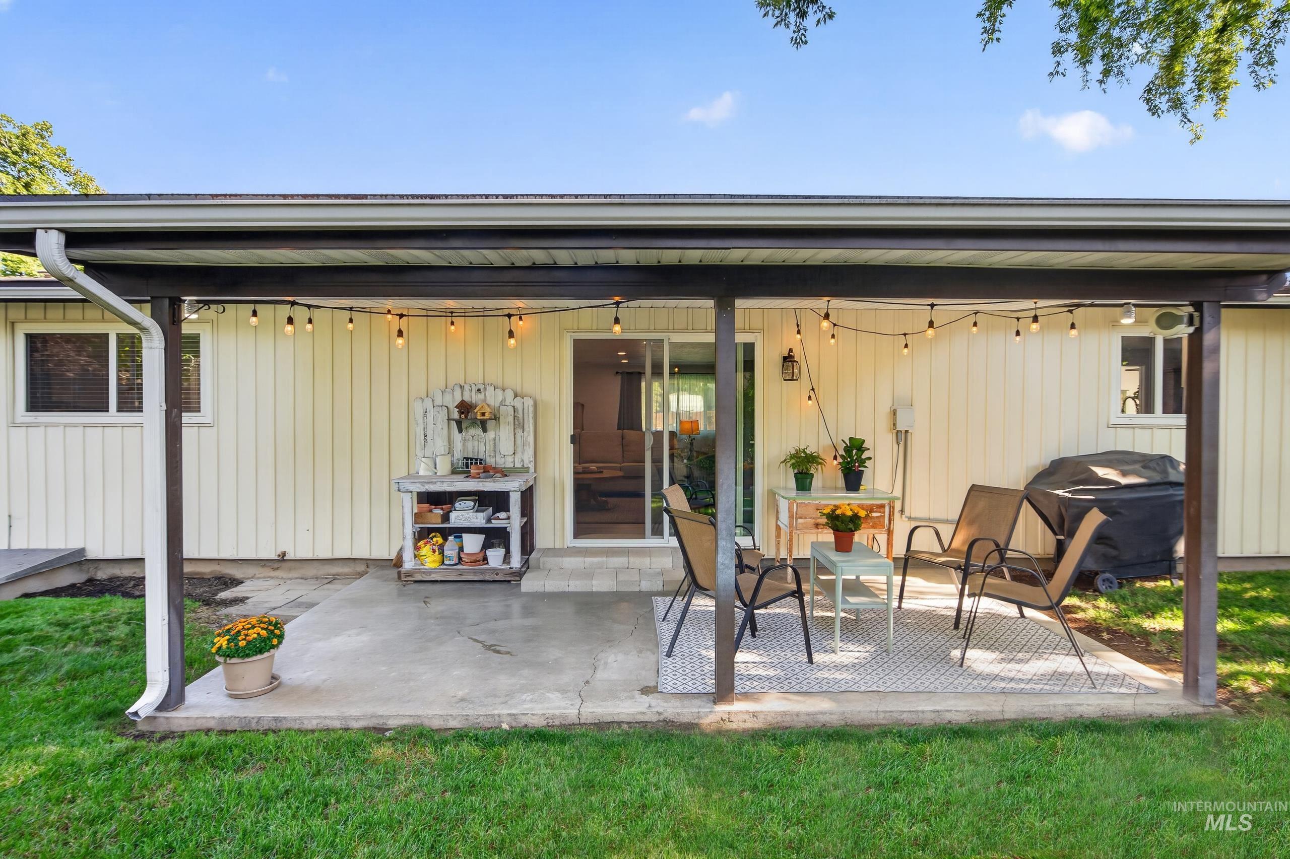 8595 W Westchester Ave, Boise, Idaho 83704, 3 Bedrooms, 2 Bathrooms, Residential For Sale, Price $499,900, 99001657