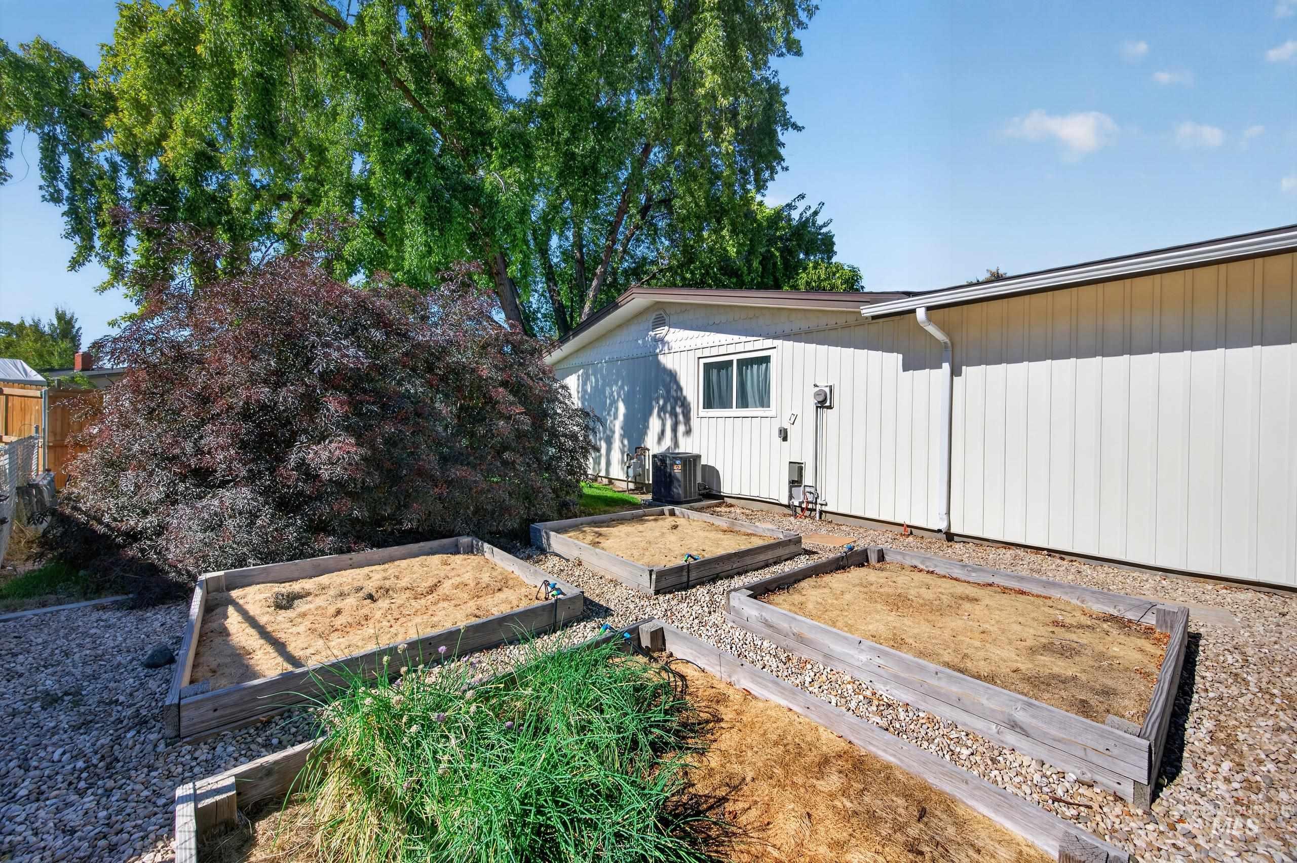 8595 W Westchester Ave, Boise, Idaho 83704, 3 Bedrooms, 2 Bathrooms, Residential For Sale, Price $499,900, 99001657