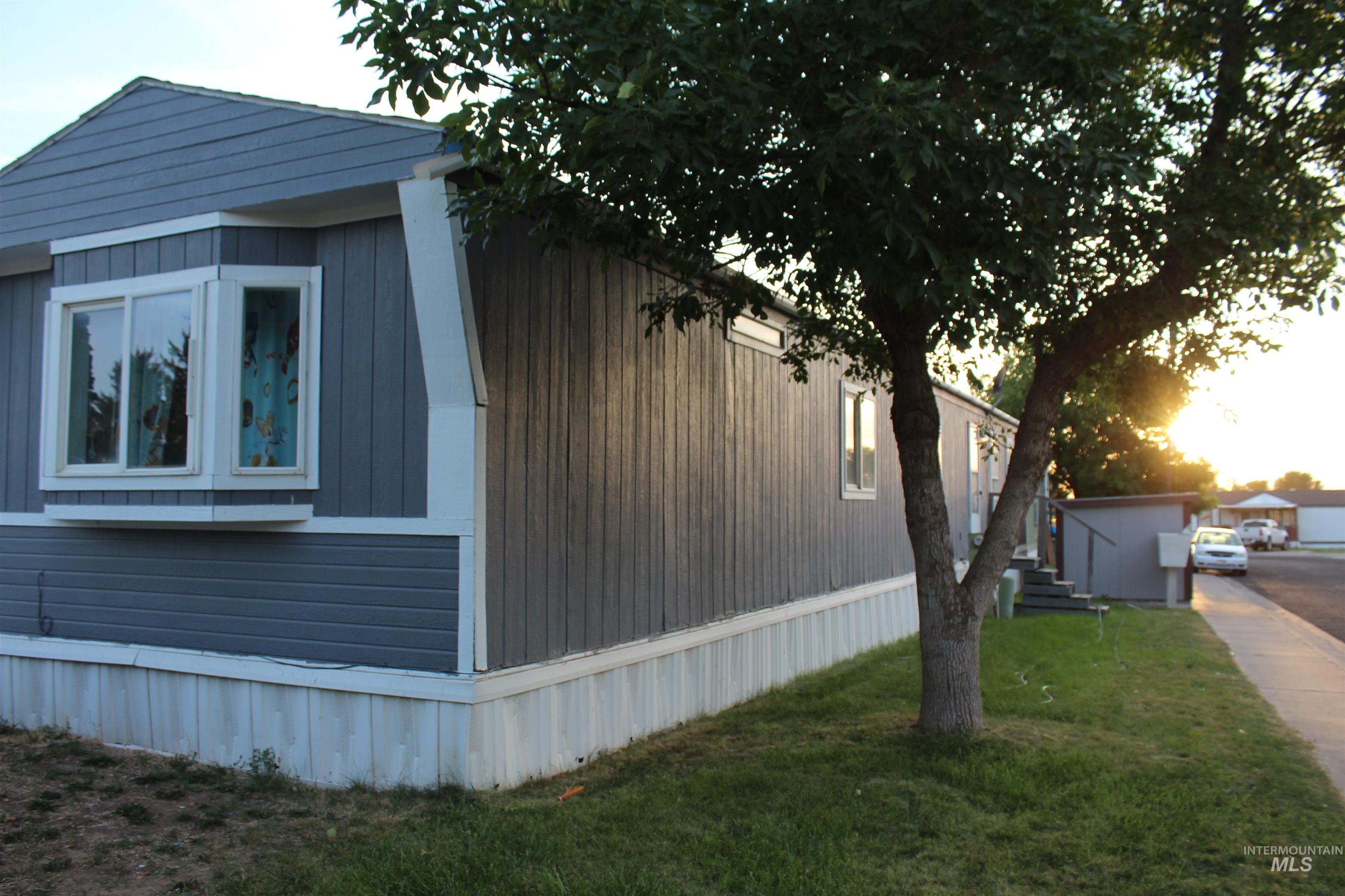 1015 N Fir St, Jerome, Idaho 83338, 2 Bedrooms, 2 Bathrooms, Residential For Sale, Price $55,500, 99001664