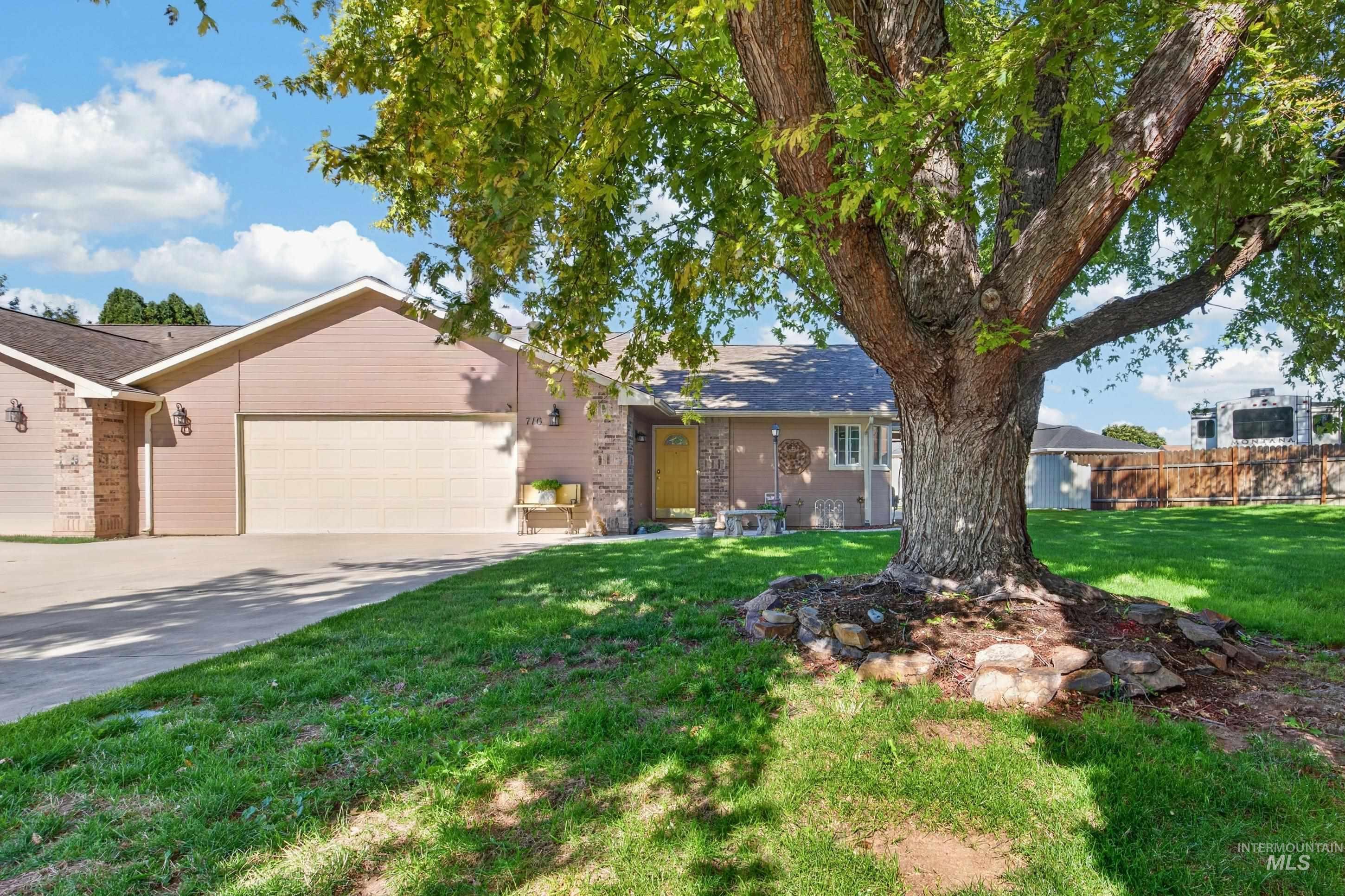 716 W Benton Ave., Nampa, Idaho 83651, 2 Bedrooms, 2 Bathrooms, Residential For Sale, Price $350,000,MLS 99001682