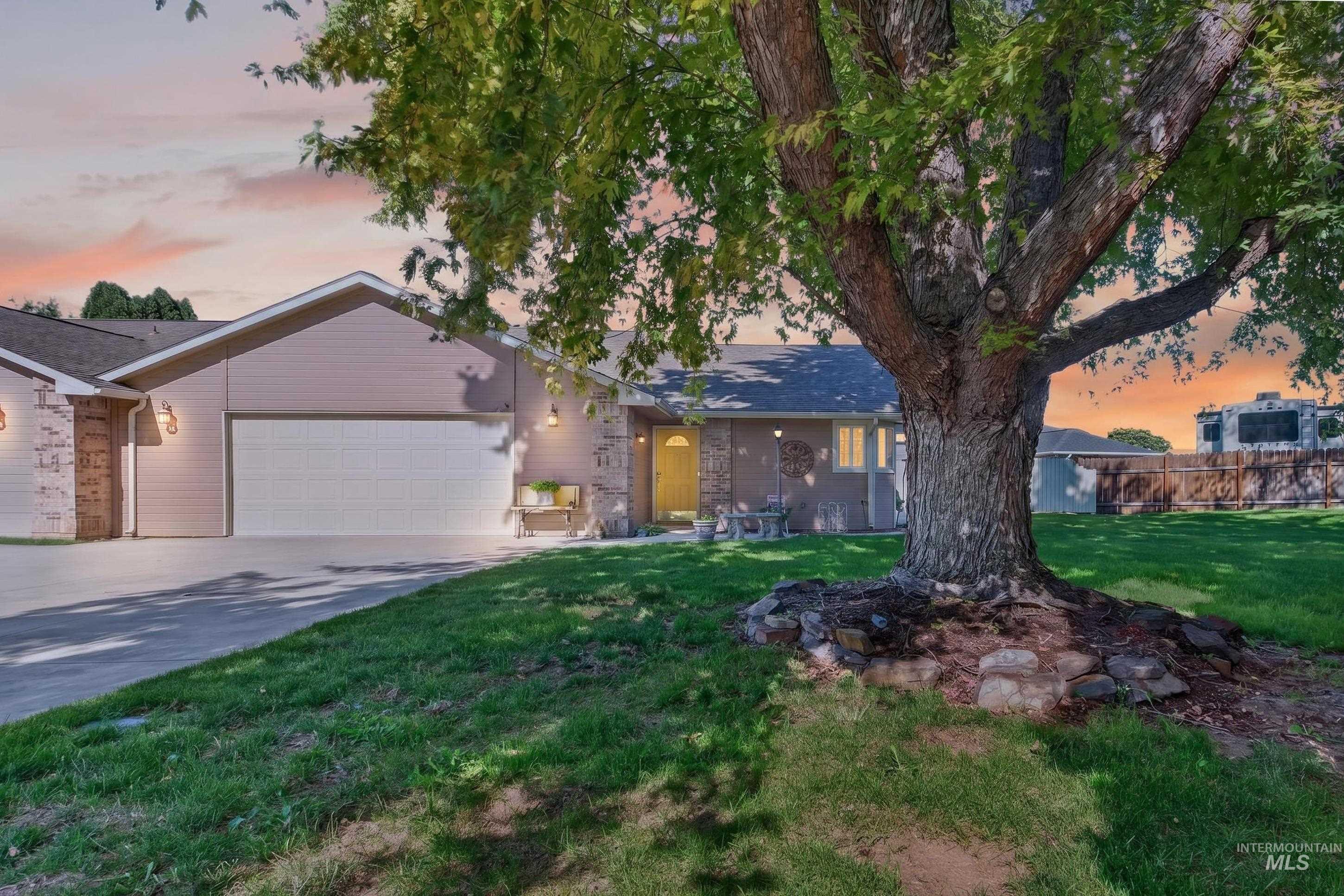716 W Benton Ave., Nampa, Idaho 83651, 2 Bedrooms, 2 Bathrooms, Residential For Sale, Price $350,000,MLS 99001682