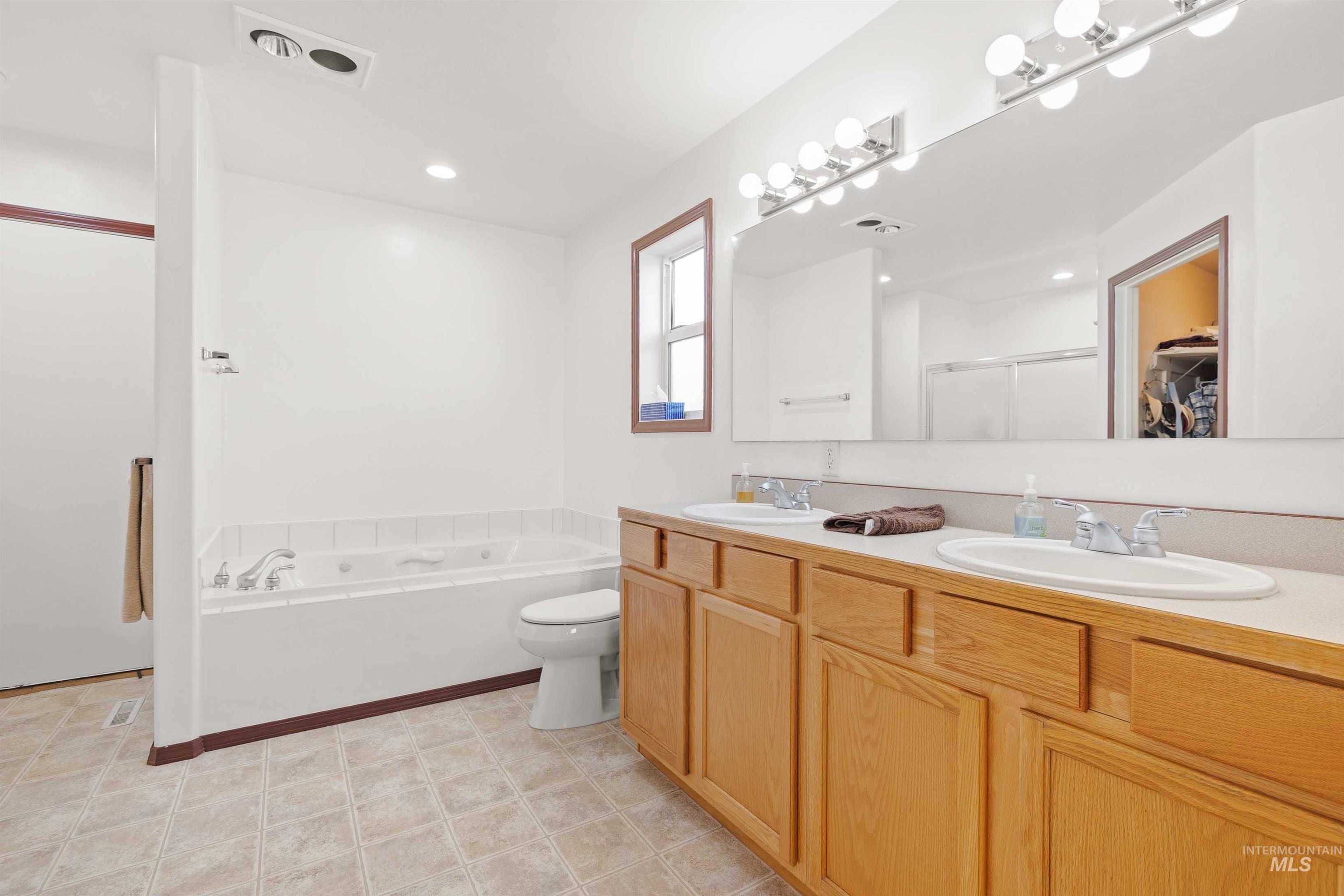 567 Smokey Mountain Dr., Jerome, Idaho 83338, 4 Bedrooms, 3 Bathrooms, Residential For Sale, Price $595,000,MLS 99001689