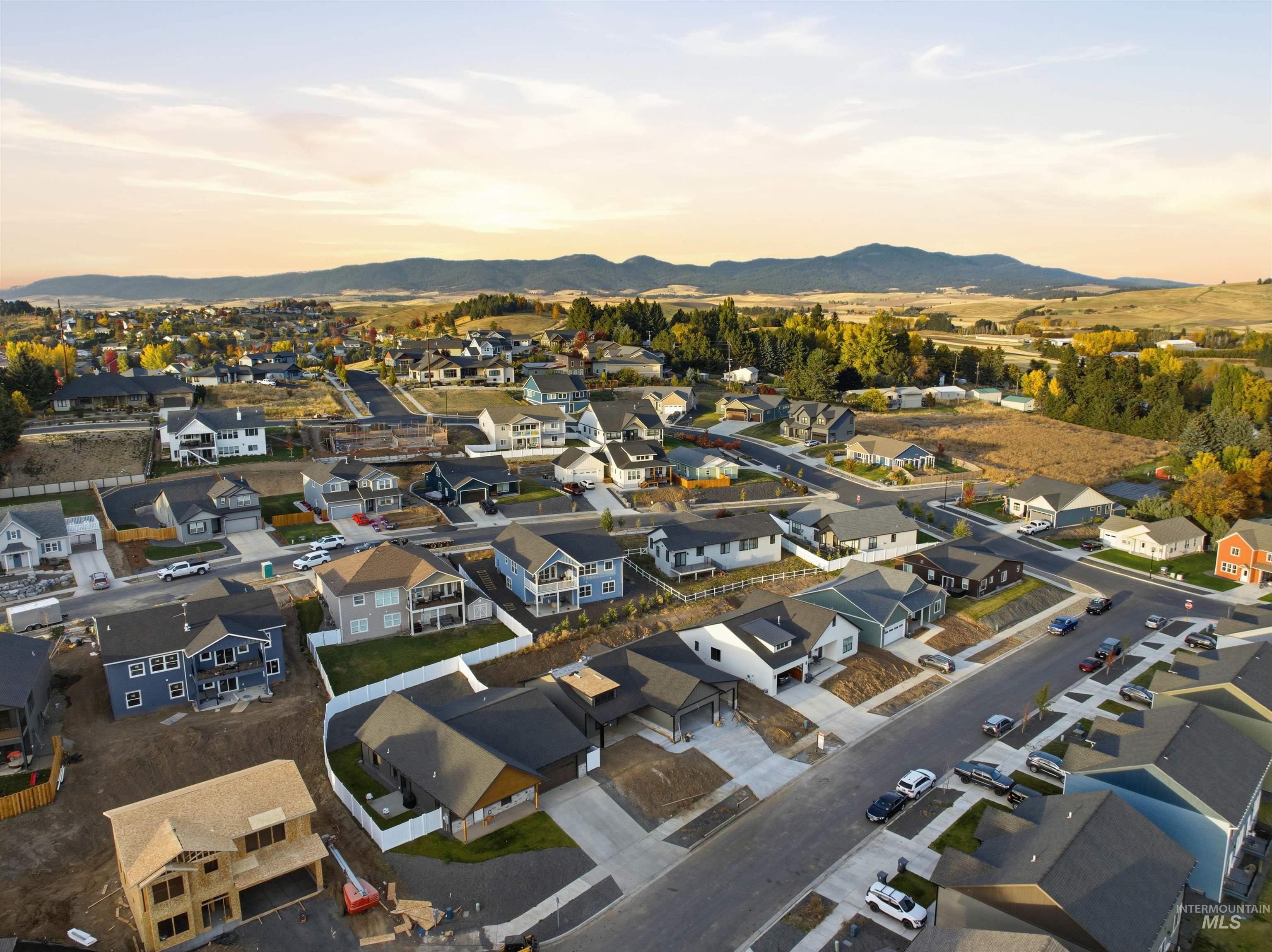 2830 Cyprus Court, Moscow, Idaho 83843, 3 Bedrooms, 2 Bathrooms, Residential For Sale, Price $575,000,MLS 99001692