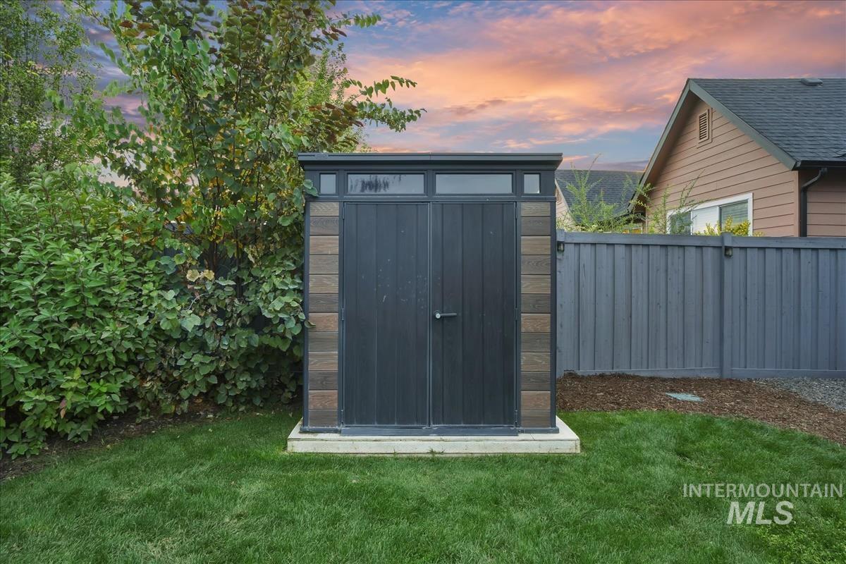 10393 Millgrain St., Nampa, Idaho 83687, 3 Bedrooms, 2.5 Bathrooms, Residential For Sale, Price $699,000,MLS 99001702
