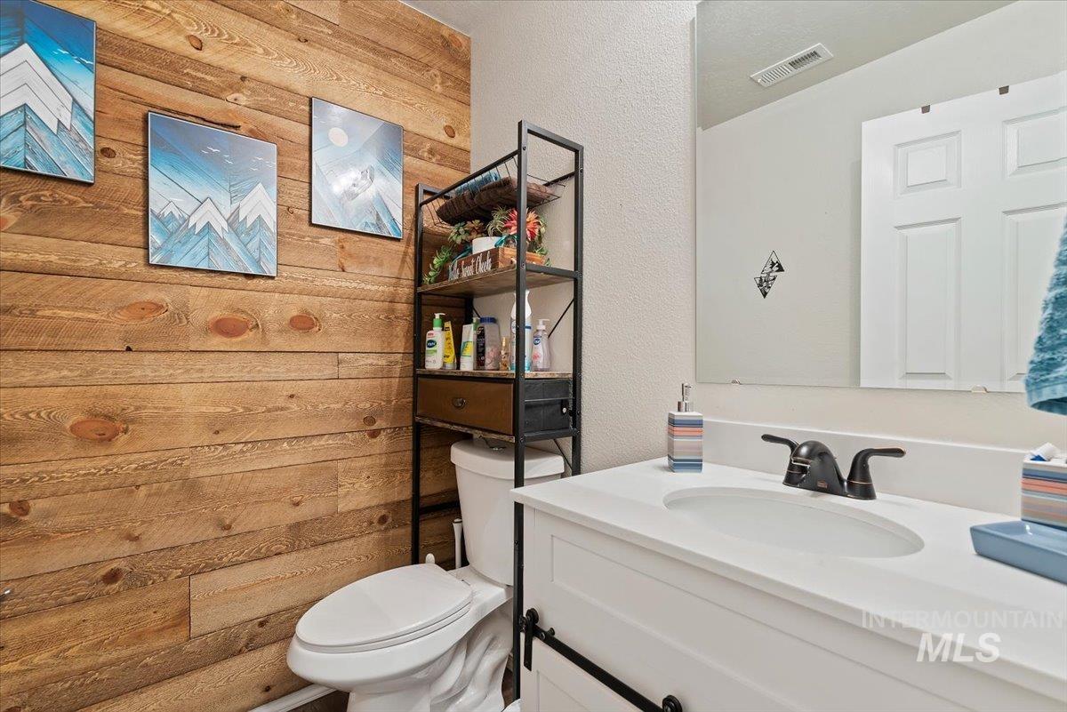 313 Bisque Dr., Caldwell, Idaho 83605, 4 Bedrooms, 2.5 Bathrooms, Residential For Sale, Price $440,000,MLS 99001709