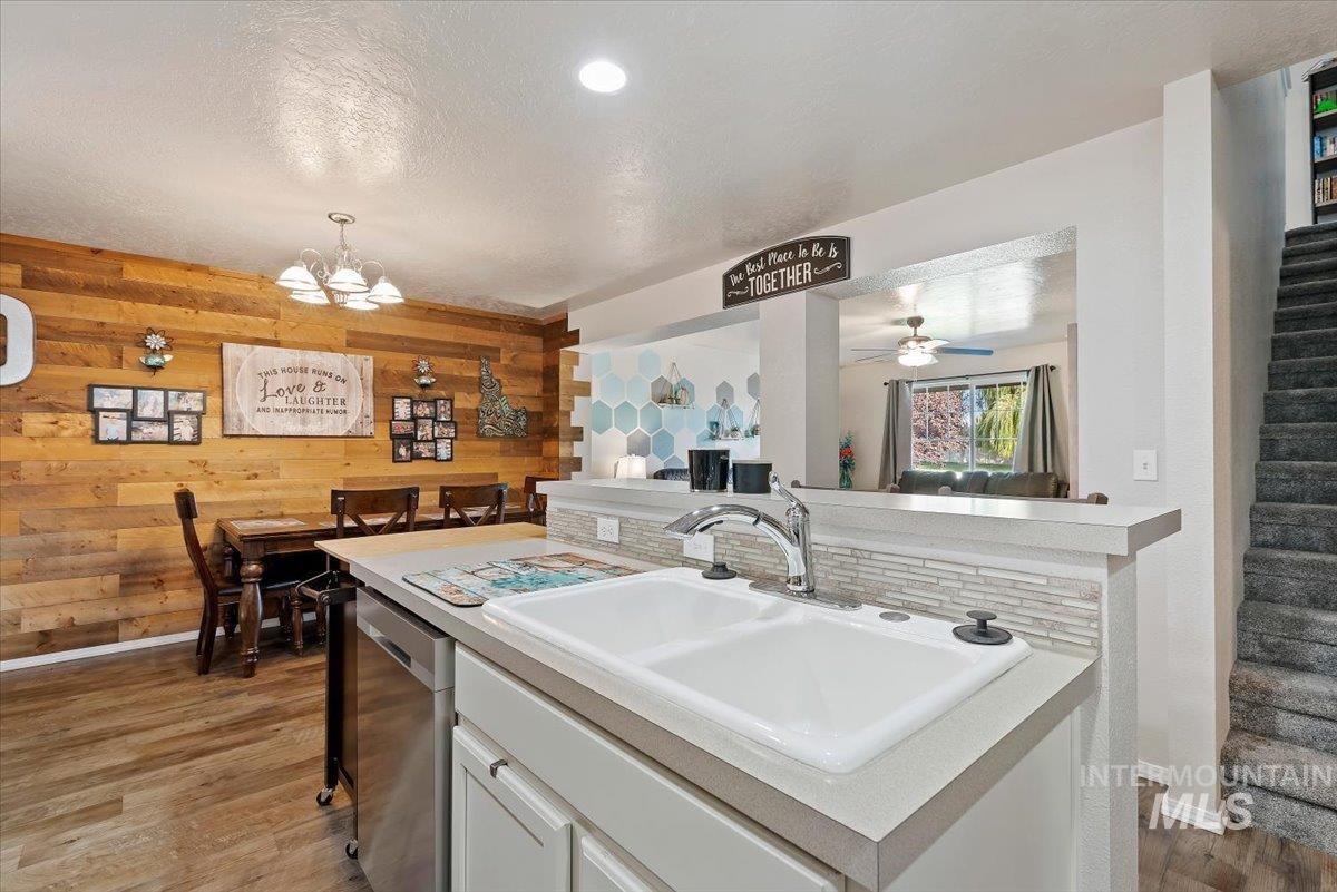 313 Bisque Dr., Caldwell, Idaho 83605, 4 Bedrooms, 2.5 Bathrooms, Residential For Sale, Price $440,000,MLS 99001709