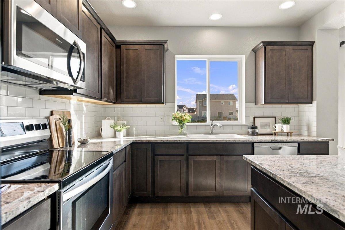 124 S Sunset Point Way, Meridian, Idaho 83642, 4 Bedrooms, 2.5 Bathrooms, Residential For Sale, Price $510,000,MLS 99001712
