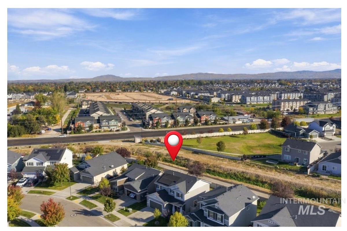 124 S Sunset Point Way, Meridian, Idaho 83642, 4 Bedrooms, 2.5 Bathrooms, Residential For Sale, Price $510,000,MLS 99001712