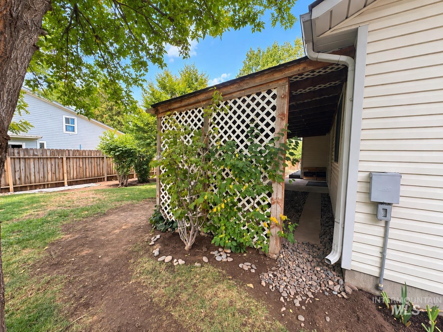 925 Poplar drive, Mountain Home, Idaho 83647, 3 Bedrooms, 2 Bathrooms, Residential For Sale, Price $339,900,MLS 99001718