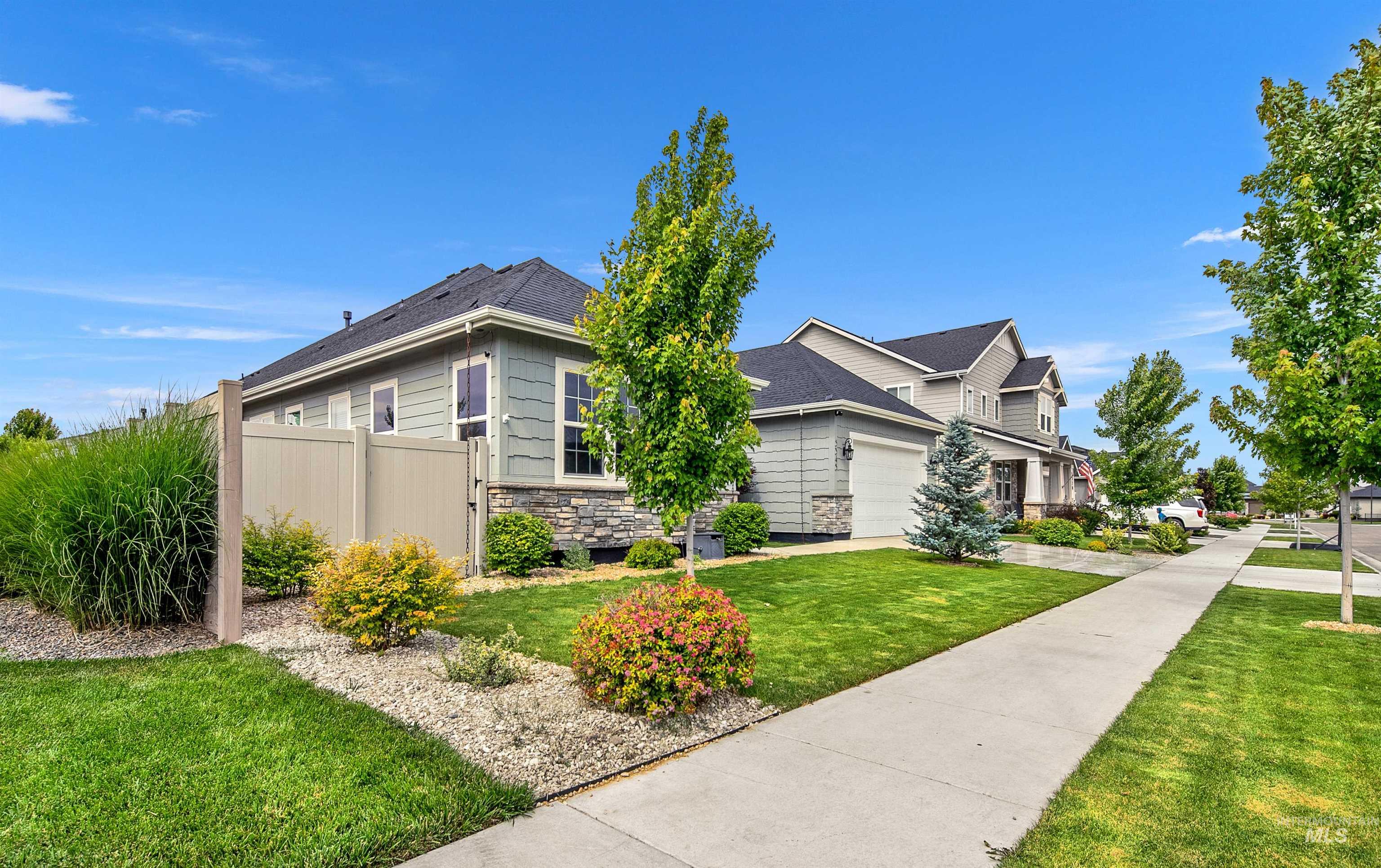 5345 S Mesa Trail Way, Meridian, Idaho 83634, 4 Bedrooms, 2.5 Bathrooms, Residential For Sale, Price $829,900,MLS 99001721
