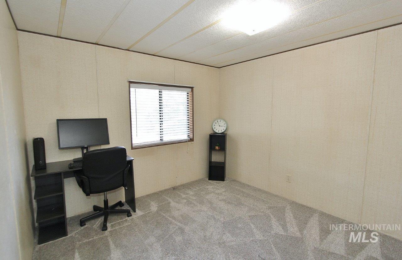642 S Malaga Lane, Boise, Idaho 83709, 3 Bedrooms, 2 Bathrooms, Residential For Sale, Price $335,000,MLS 99001733