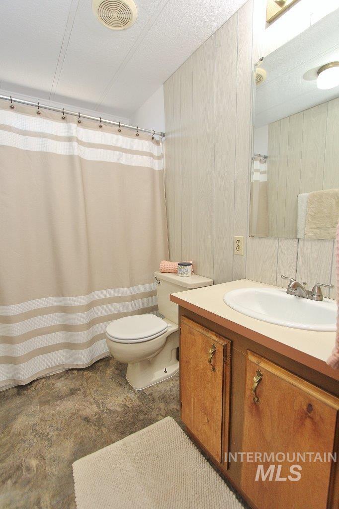 642 S Malaga Lane, Boise, Idaho 83709, 3 Bedrooms, 2 Bathrooms, Residential For Sale, Price $335,000,MLS 99001733